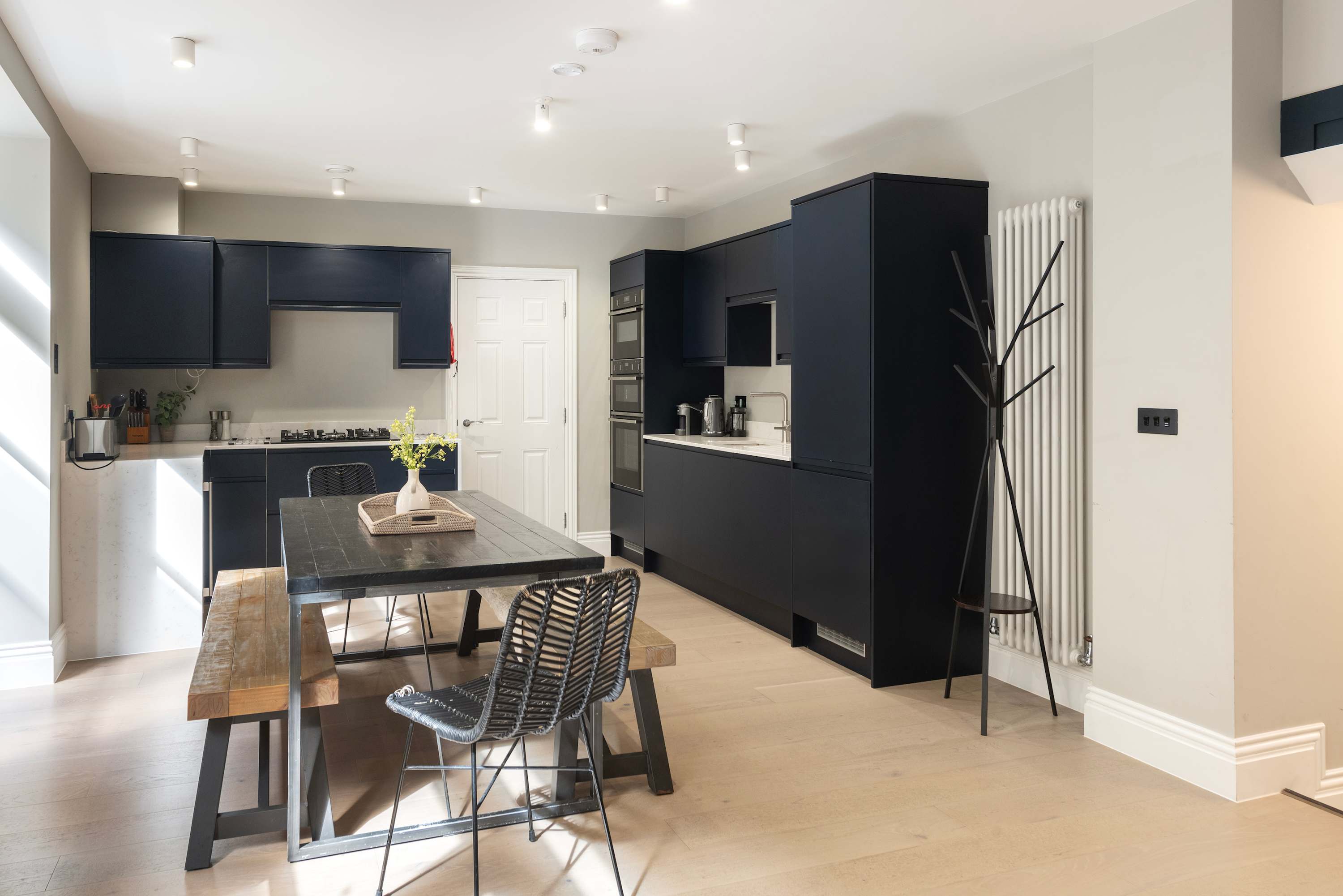 View Wine Vaults with Hot Tub & Private Courtyard in Walcot Street 114 BA1 5BG Wine Vaults with Hot Tub & Private Courtyard in Walcot Street 114 BA1 5BG - Property image 10 - VivreStays