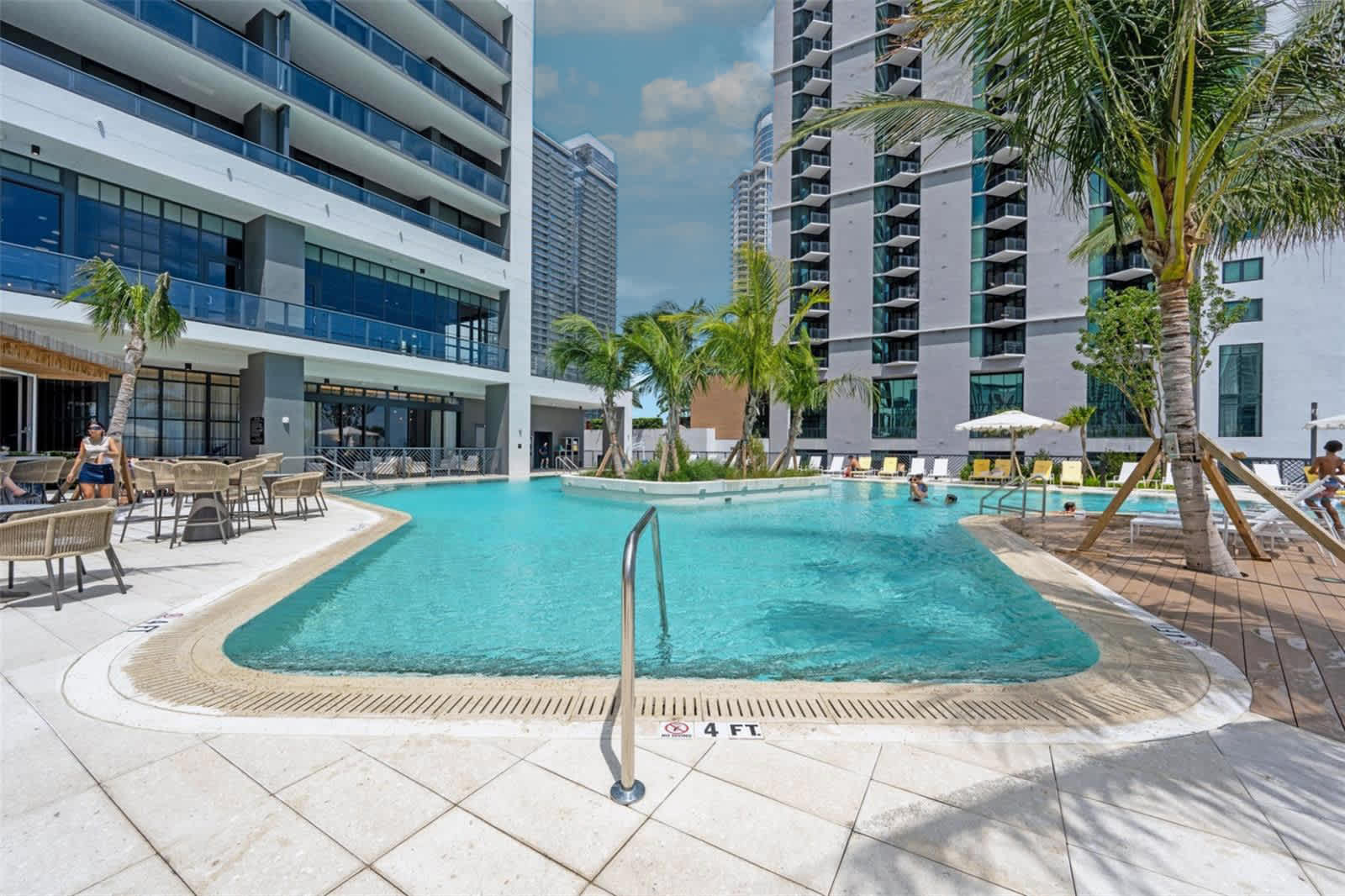 Apartment in Miami 2BR-2BTH-Pool