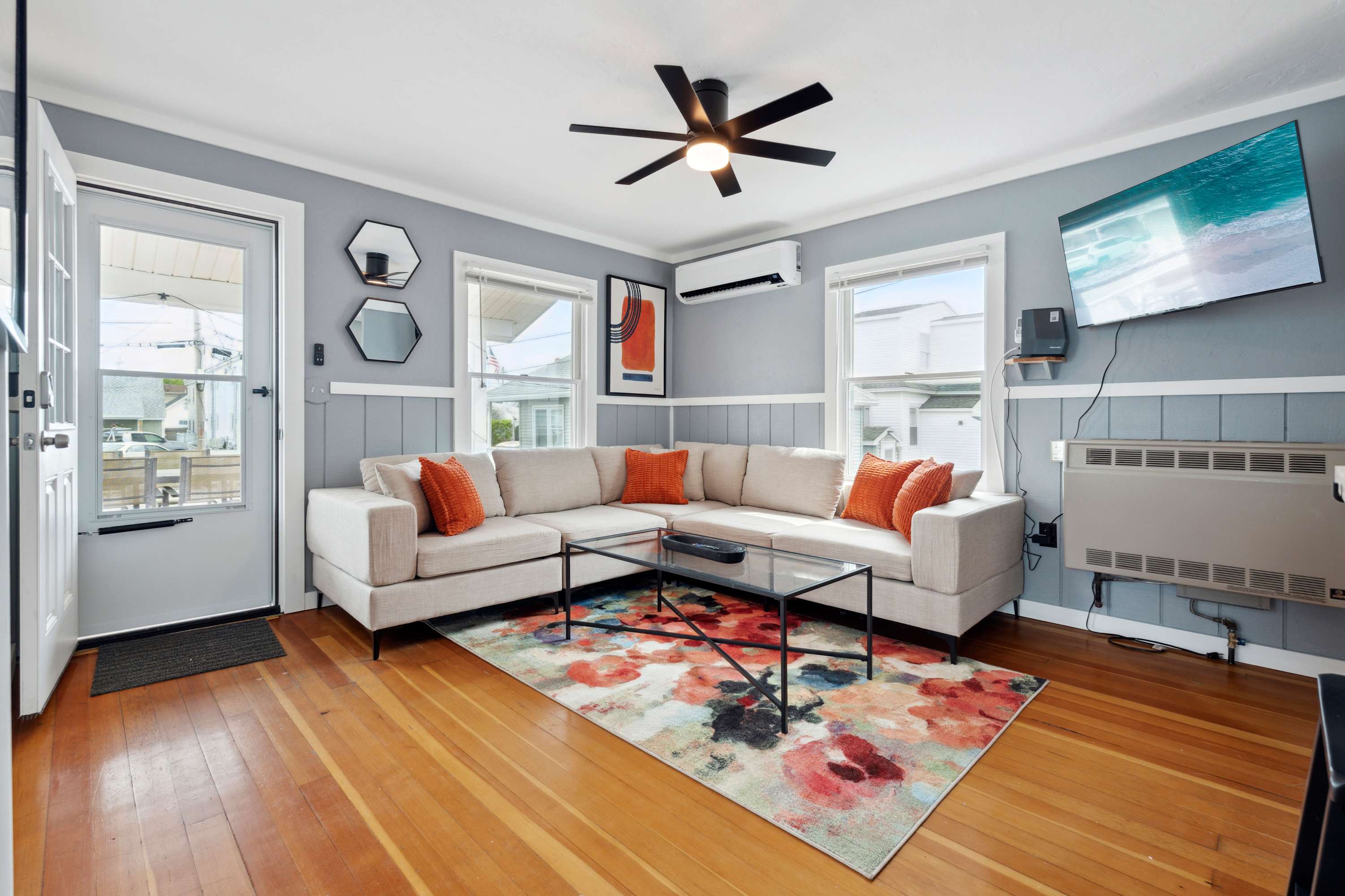 Blinkin Beach House | Walk To Beach | Renovated - New Hampshire