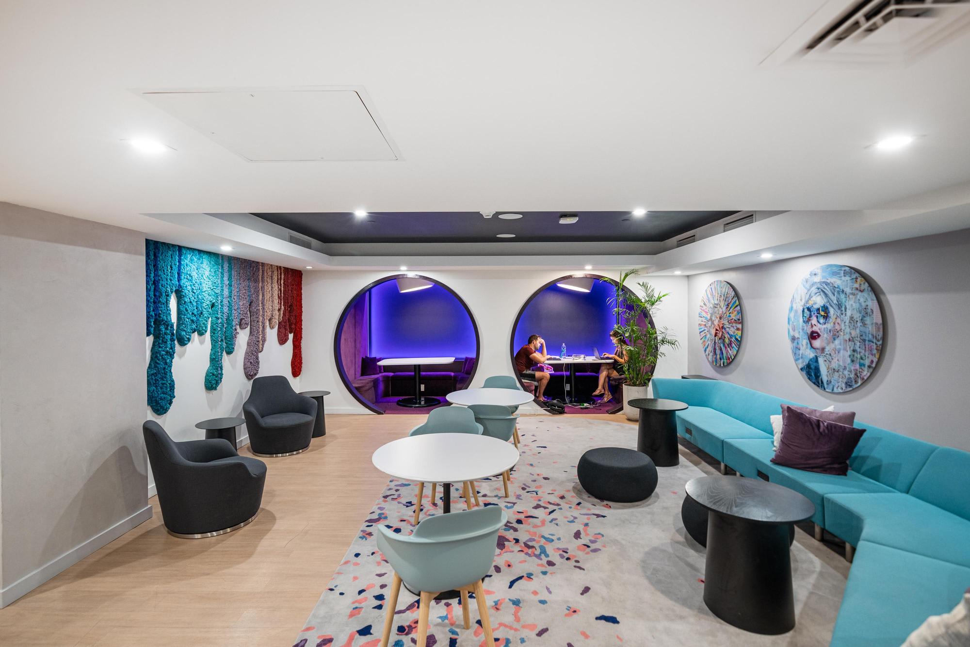 1BR + Private Terrace | 25th Floor + Coworking