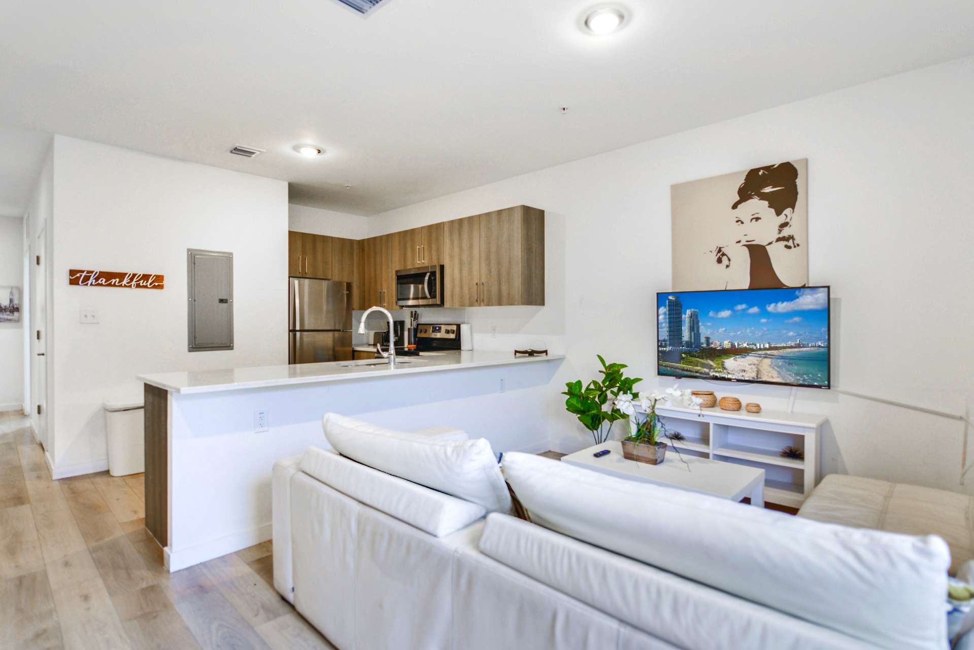 Charming Townhouse With Free Parking And Cozy Atmosphere - Inviting Retreat - Bahamas
