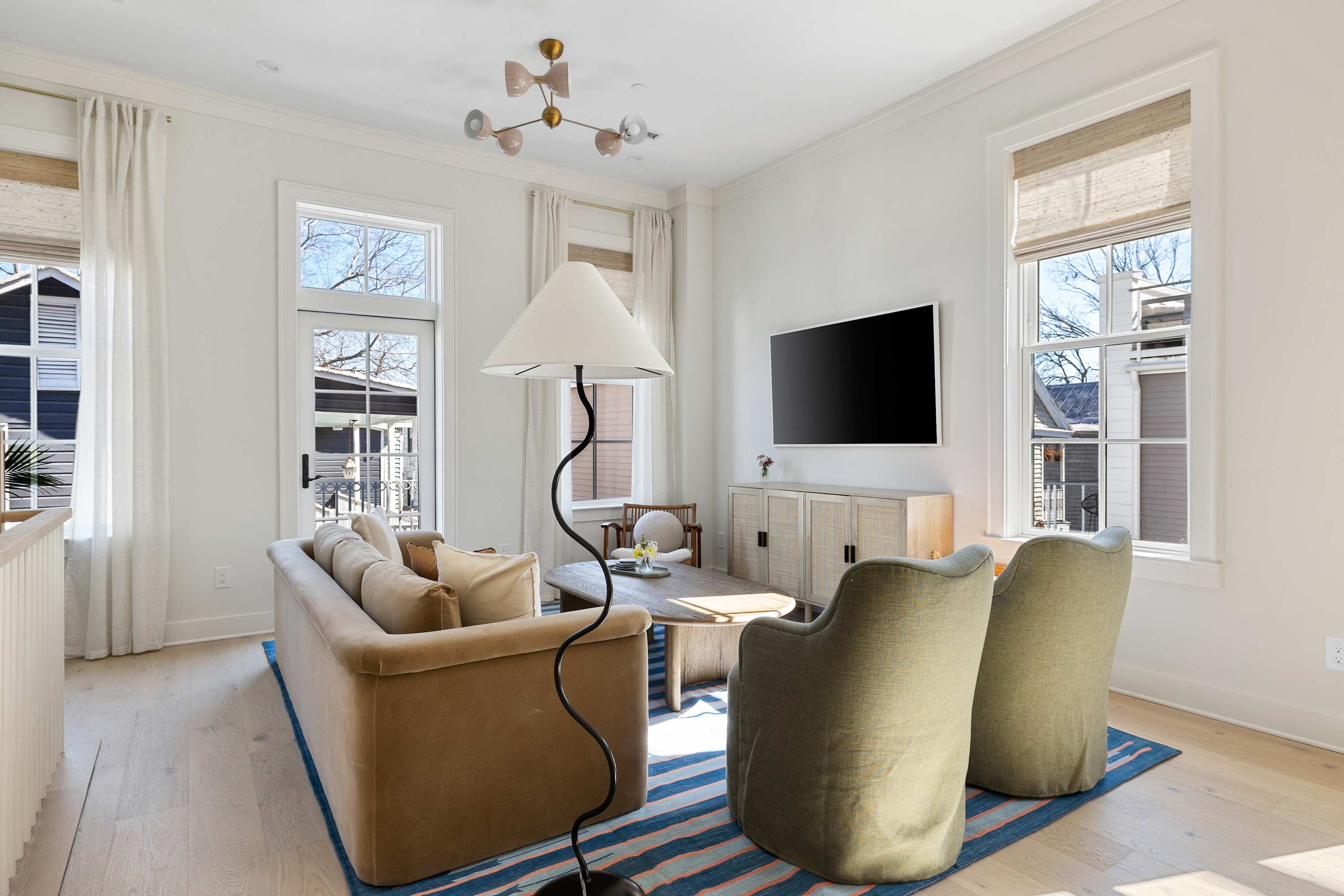 Spacious living room with seating for your entire group!