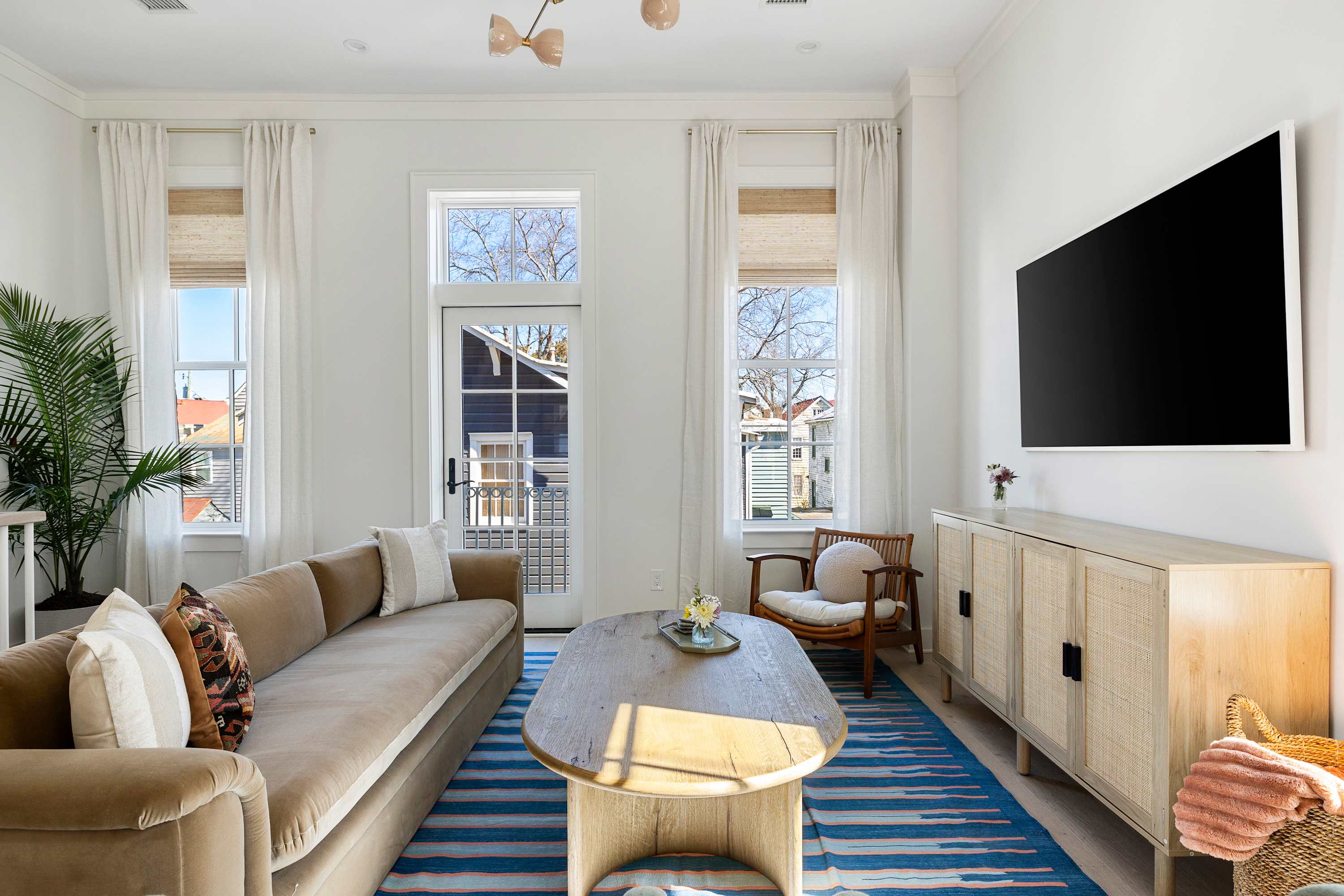 Spacious living room with seating for your entire group!