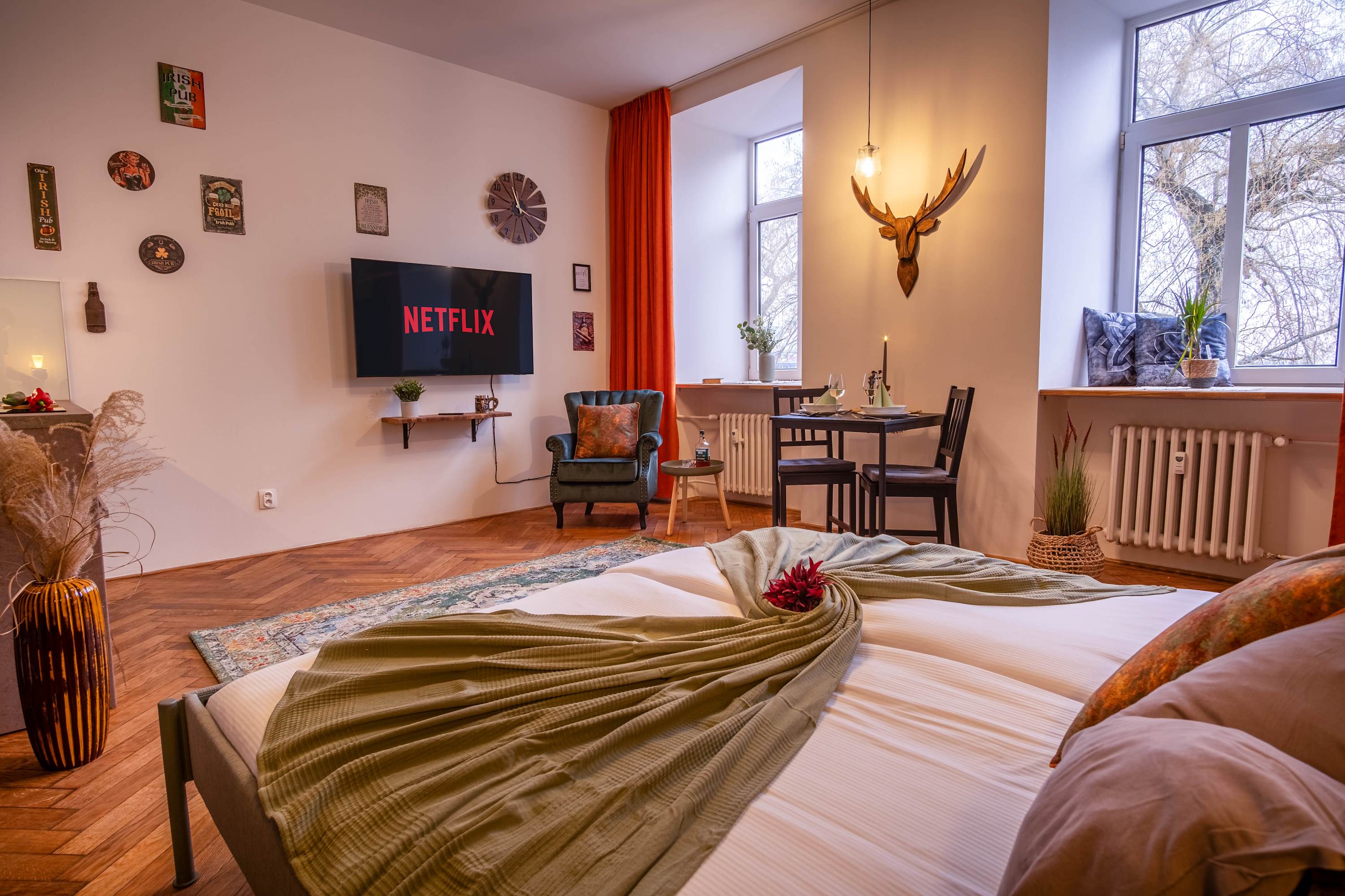 The Irish Escape, AC, Netflix,DT