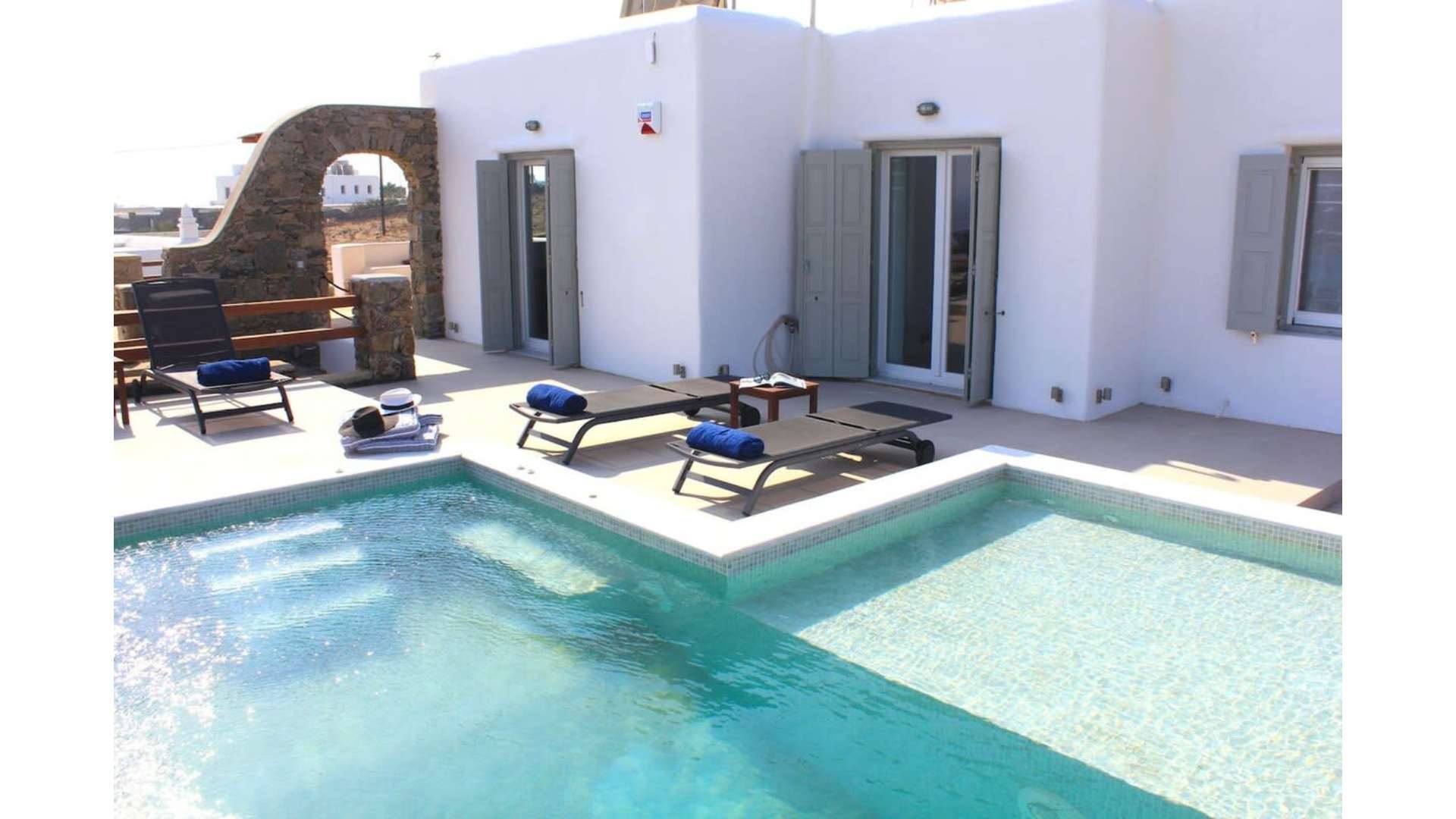Luxury White Villa w Private Pool in Mikonos in Mykonos — photo 4
