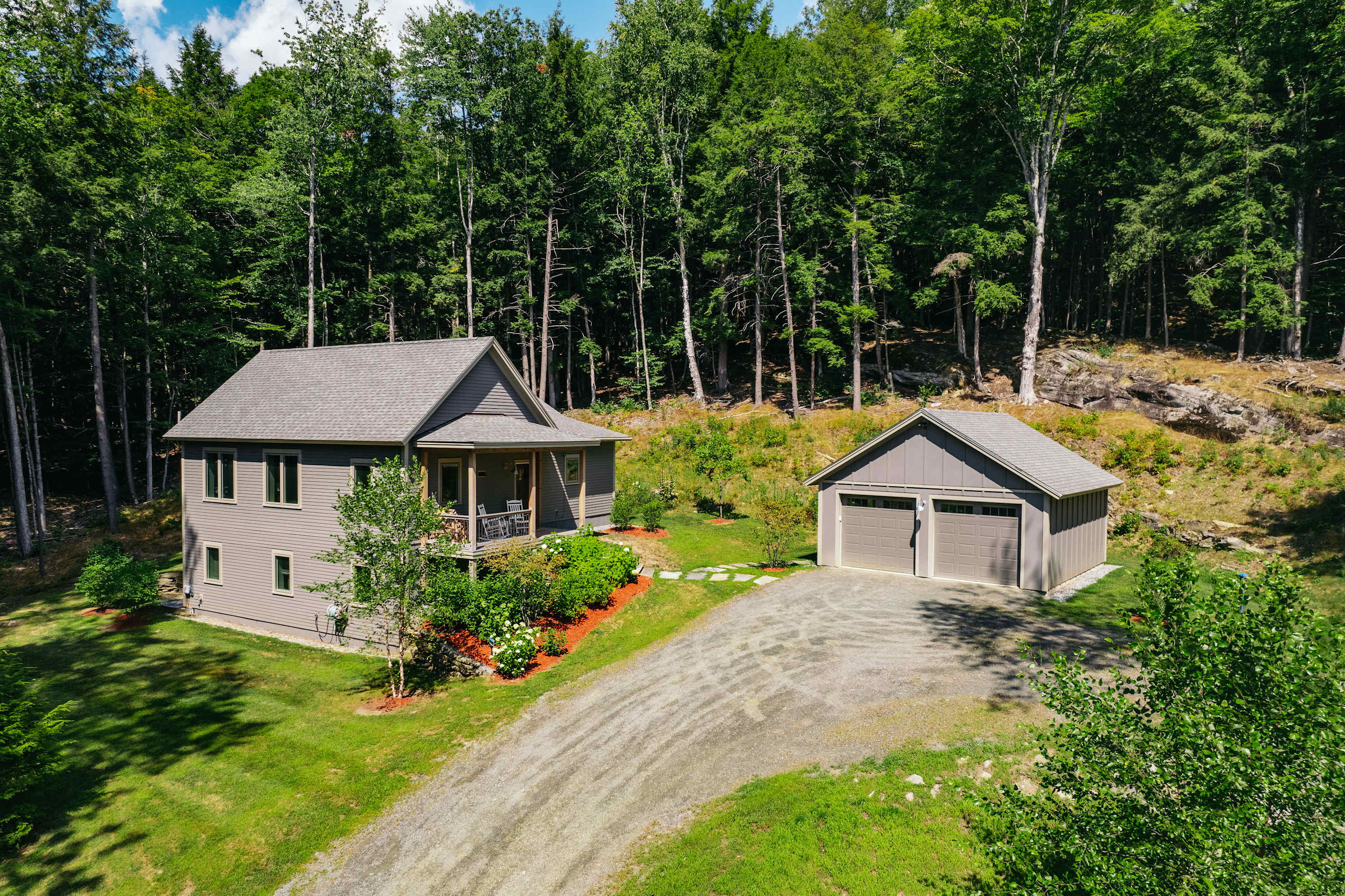 Fireplace, Woods, Club Access - Modern Quechee