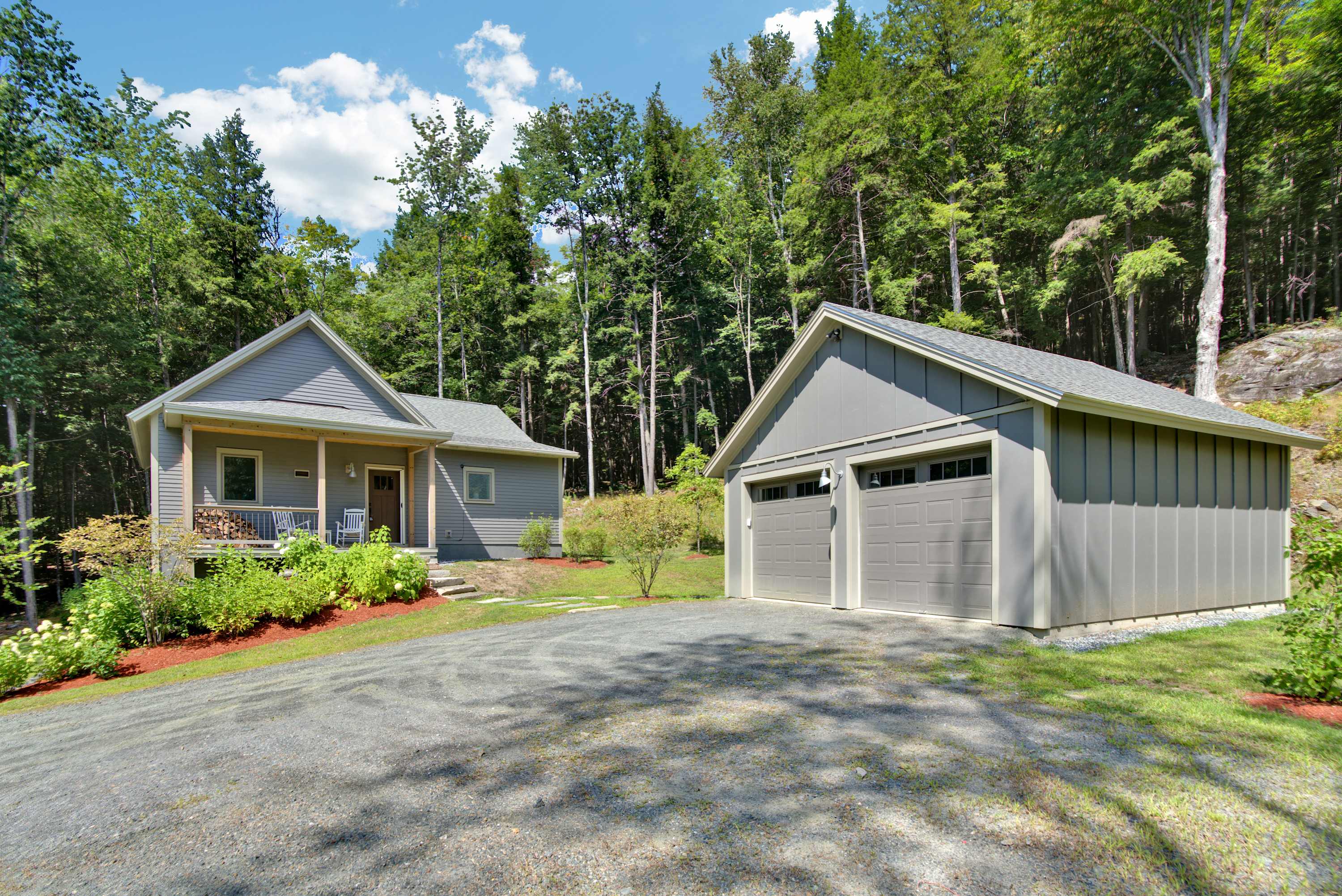 Fireplace, Woods, Club Access - Modern Quechee