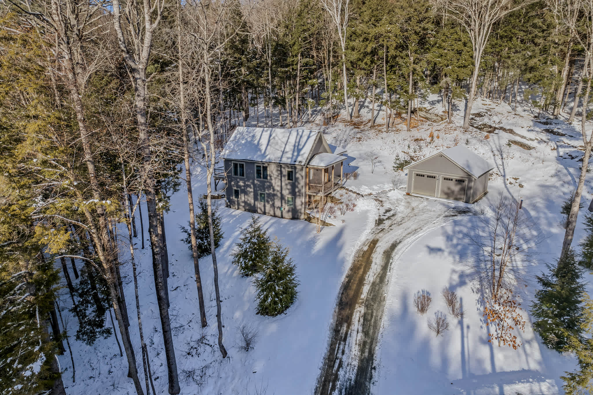 Fireplace, Woods, Club Access - Modern Quechee