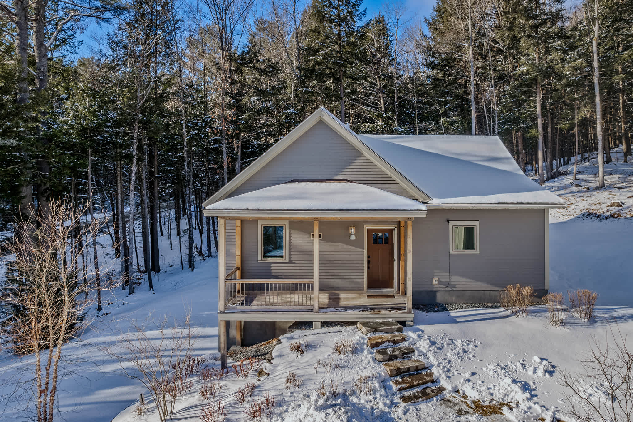 Fireplace, Woods, Club Access - Modern Quechee