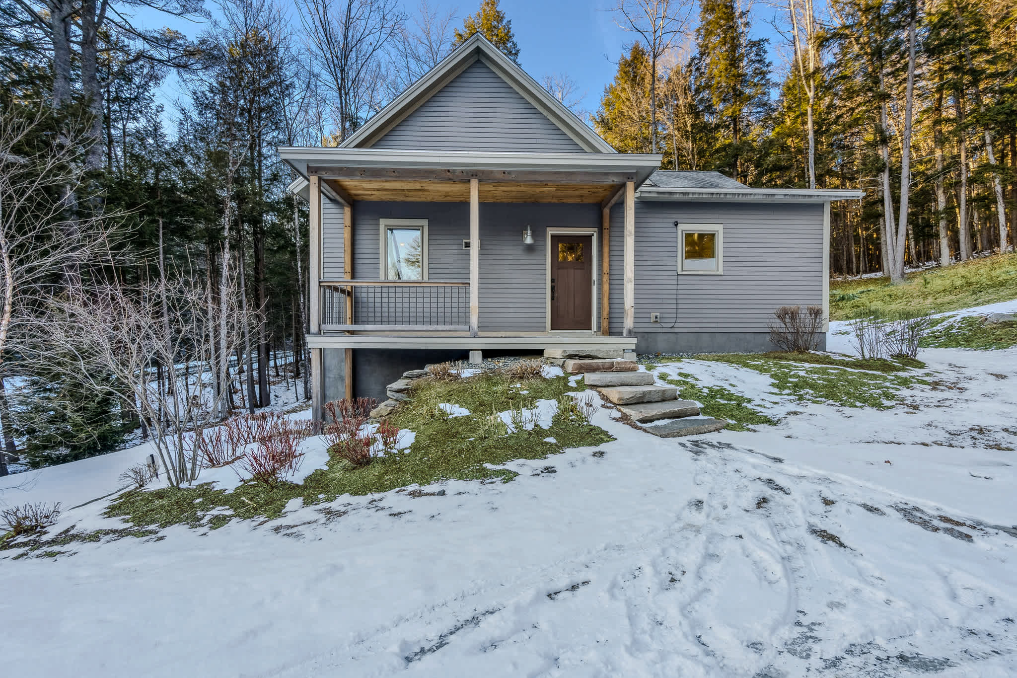 Fireplace, Woods, Club Access - Modern Quechee