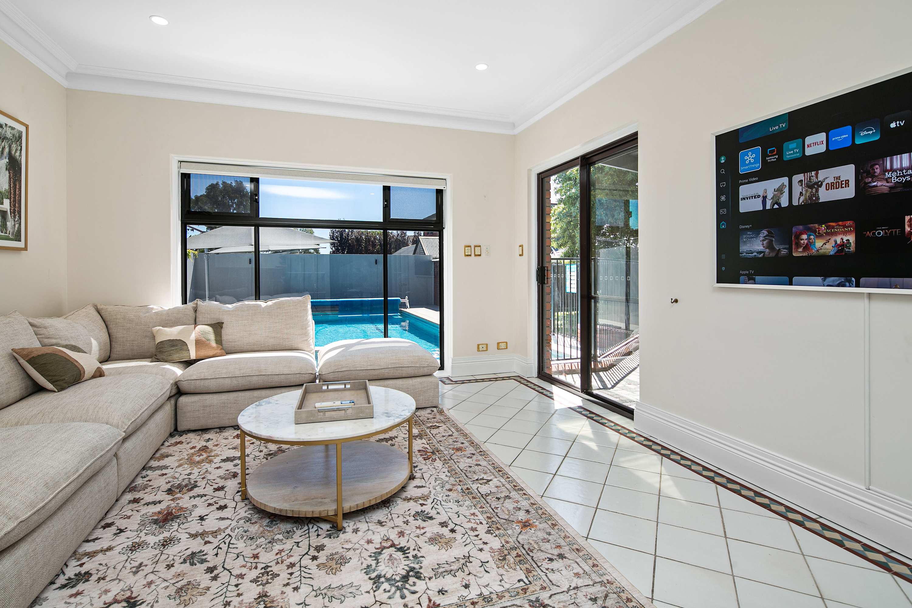 LUX Manor - Pool, Sleeps 12