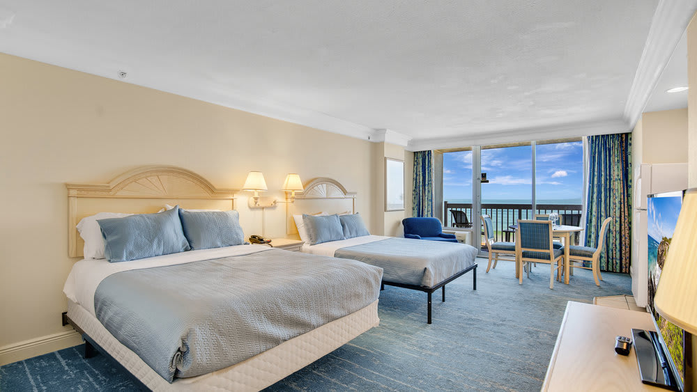 Waterfront studio w/ balcony steps from the shore