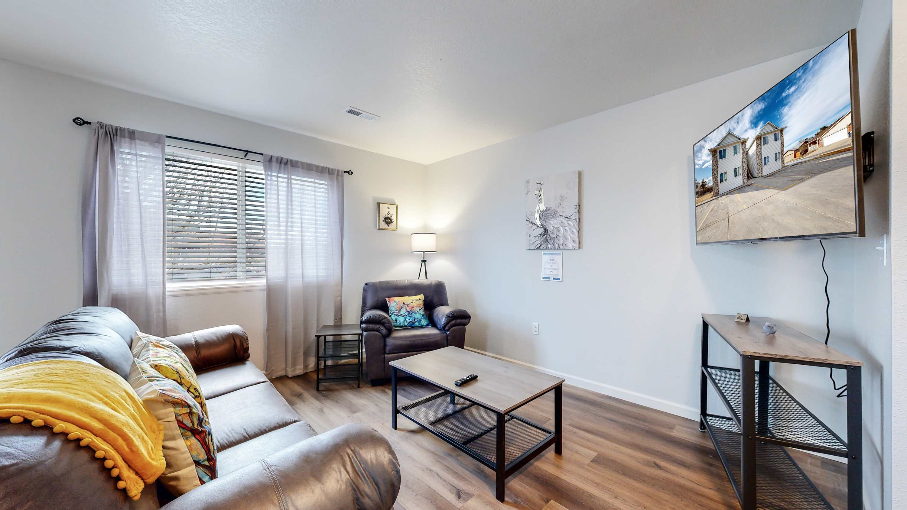 Spacious Living And High-speed Wifi - Charming Family Retreat - Brighton, CO