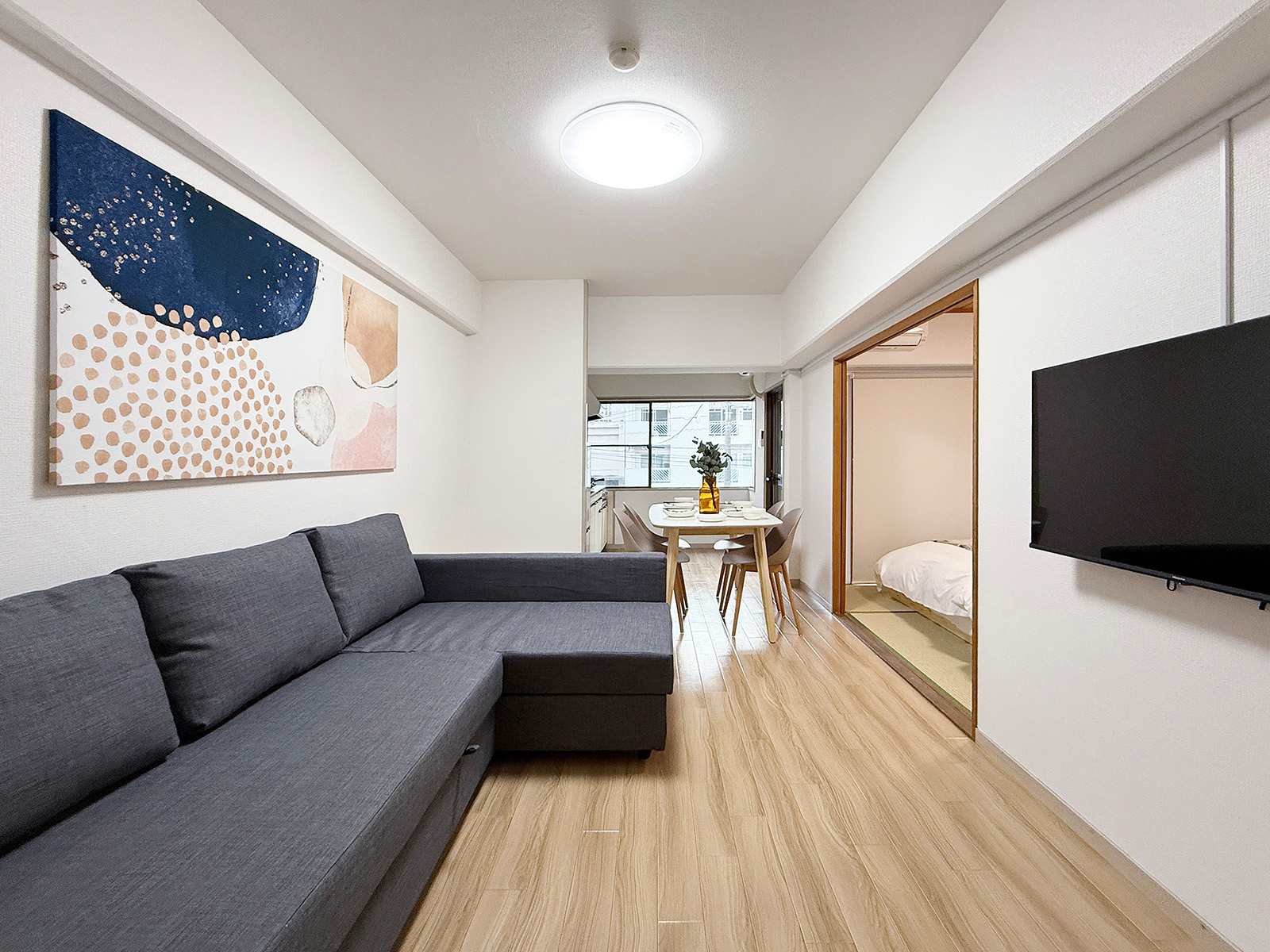 Relaxing 2BR Near City Center Dining & Kitchen ā Hiroshima City, Hiroshima ā vacation rental