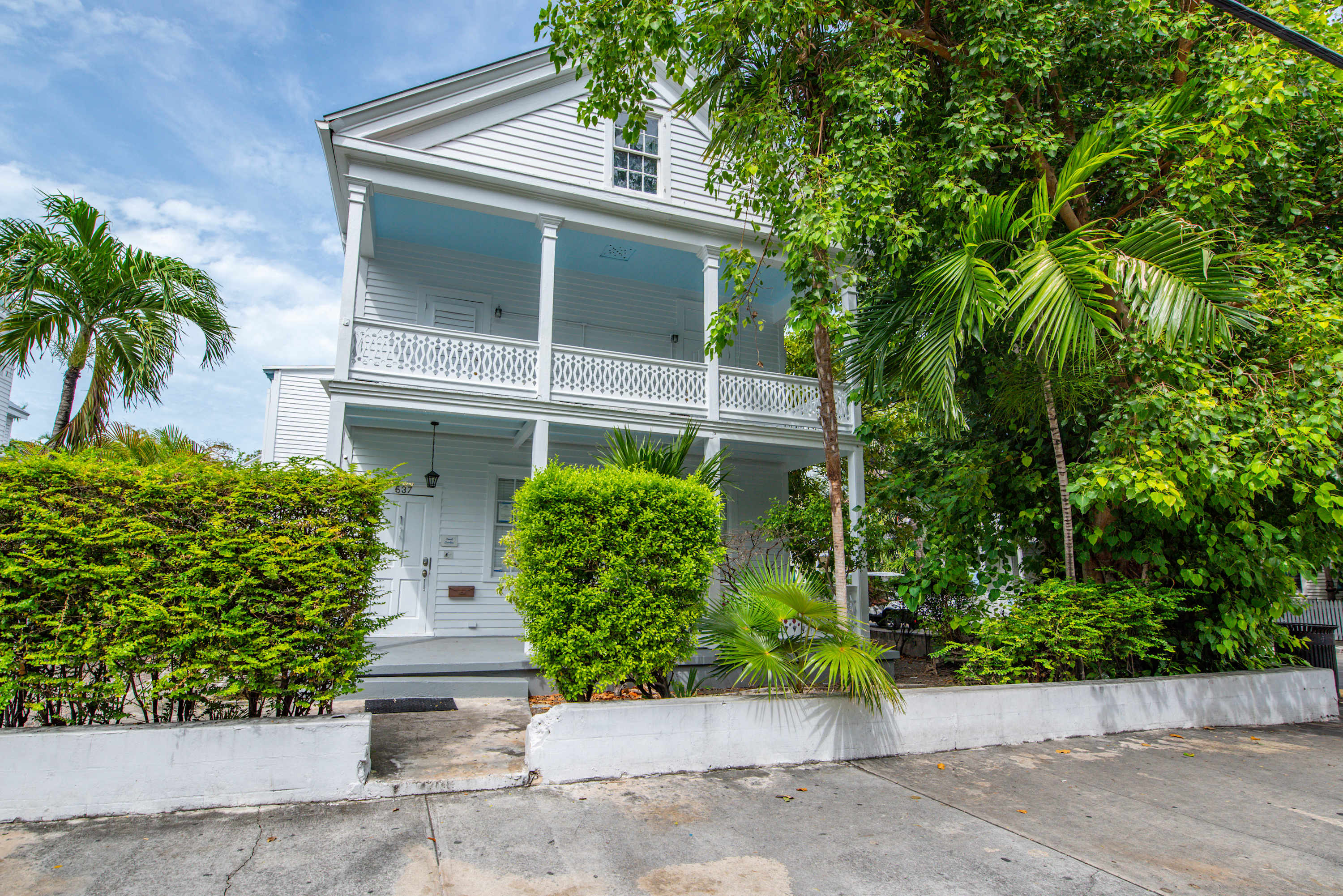 1 Block to Duval St | Banana's Foster Guesthouse 4