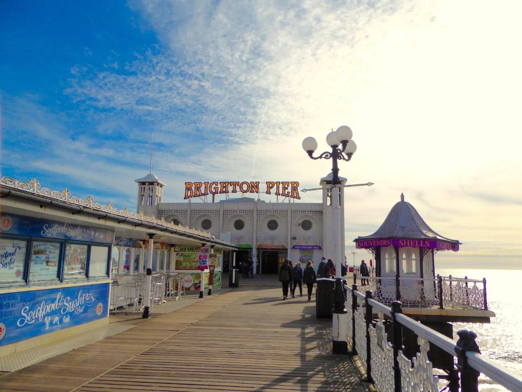 Central Brighton Stay | Lanes, Beach, Sleeps 6 in Bartholomew Road BN1 1JS - Property image 7 - VivreStays