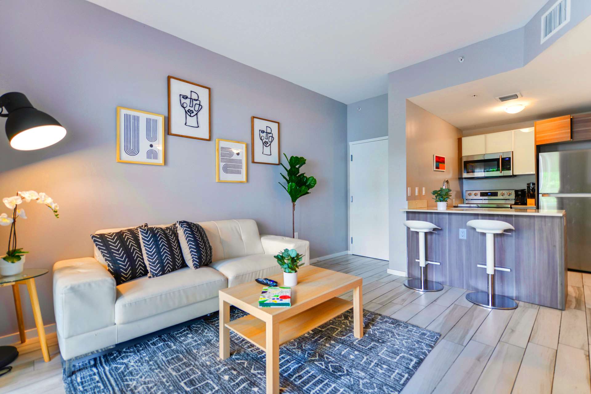 Spacious 2 Bedroom Miami Condo | Free Parking - The Bahamas