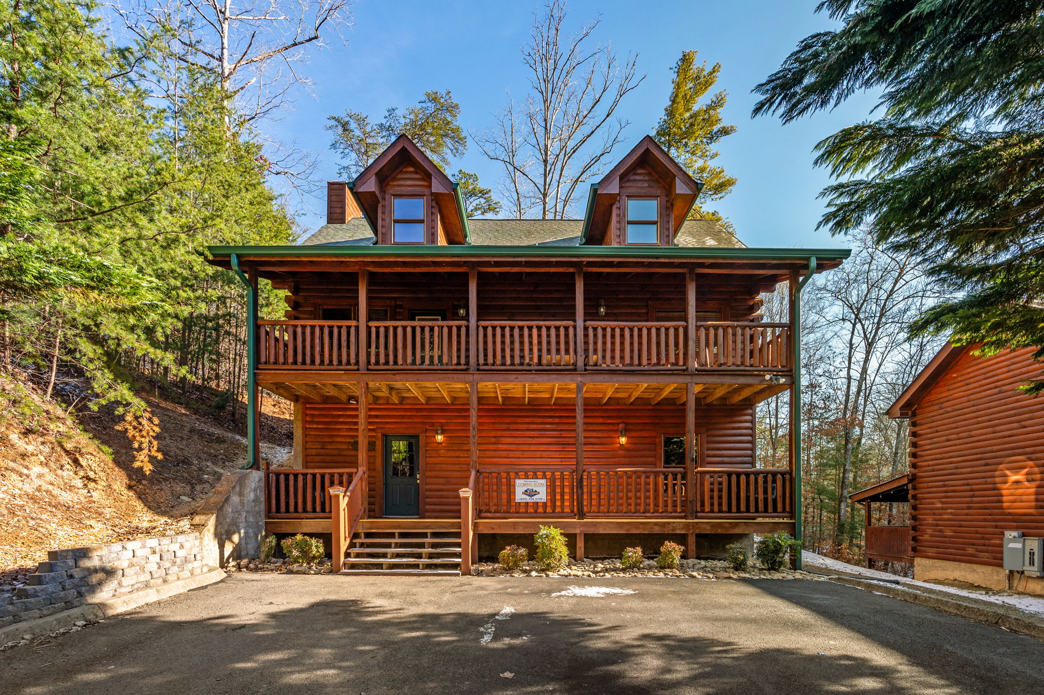 Paws A While Cozy 4 Bedroom Cabin