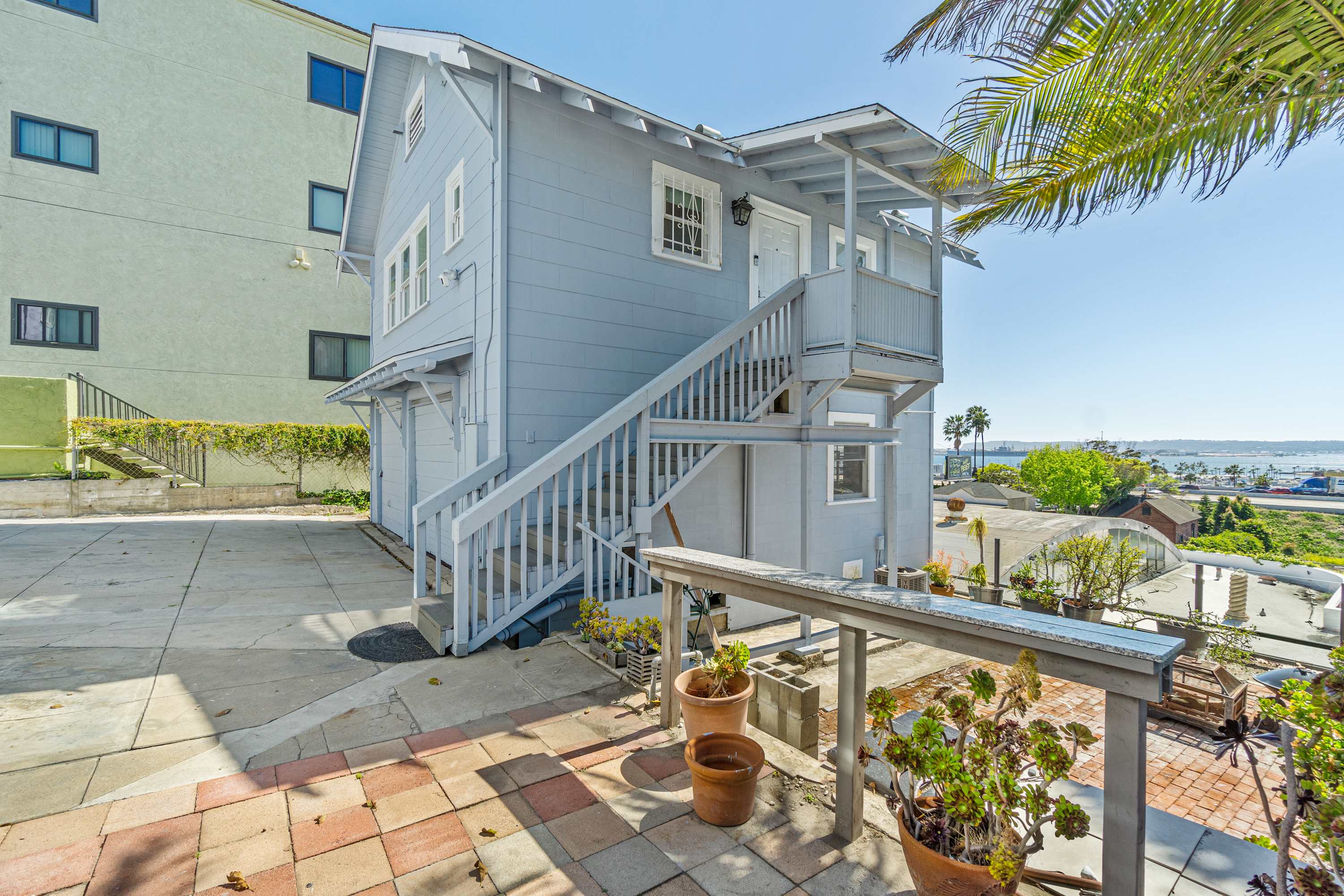 Cozy Bankers Hill Hideaway - AC, Bay View, and Parking