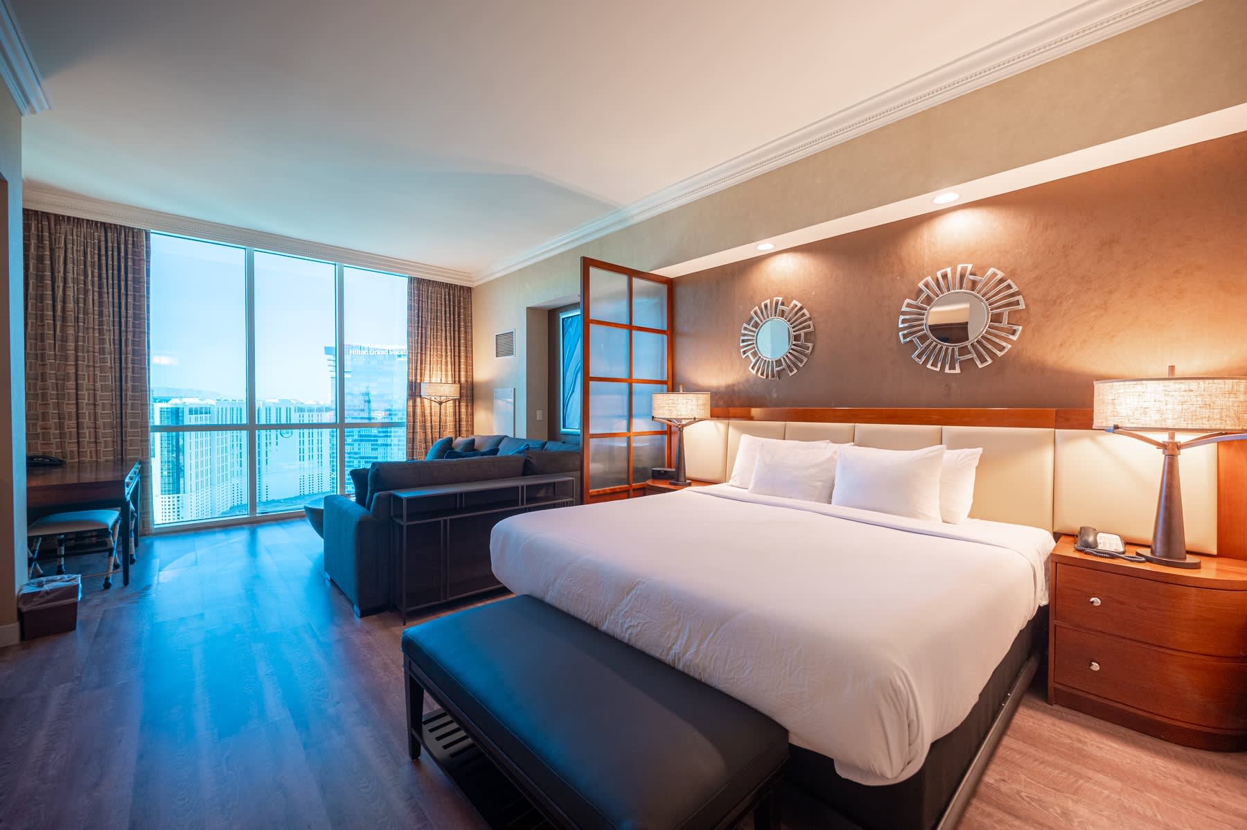 High Floor Strip View Suite& No Resort Fee& Free Valet — Las Vegas, NV — vacation rental