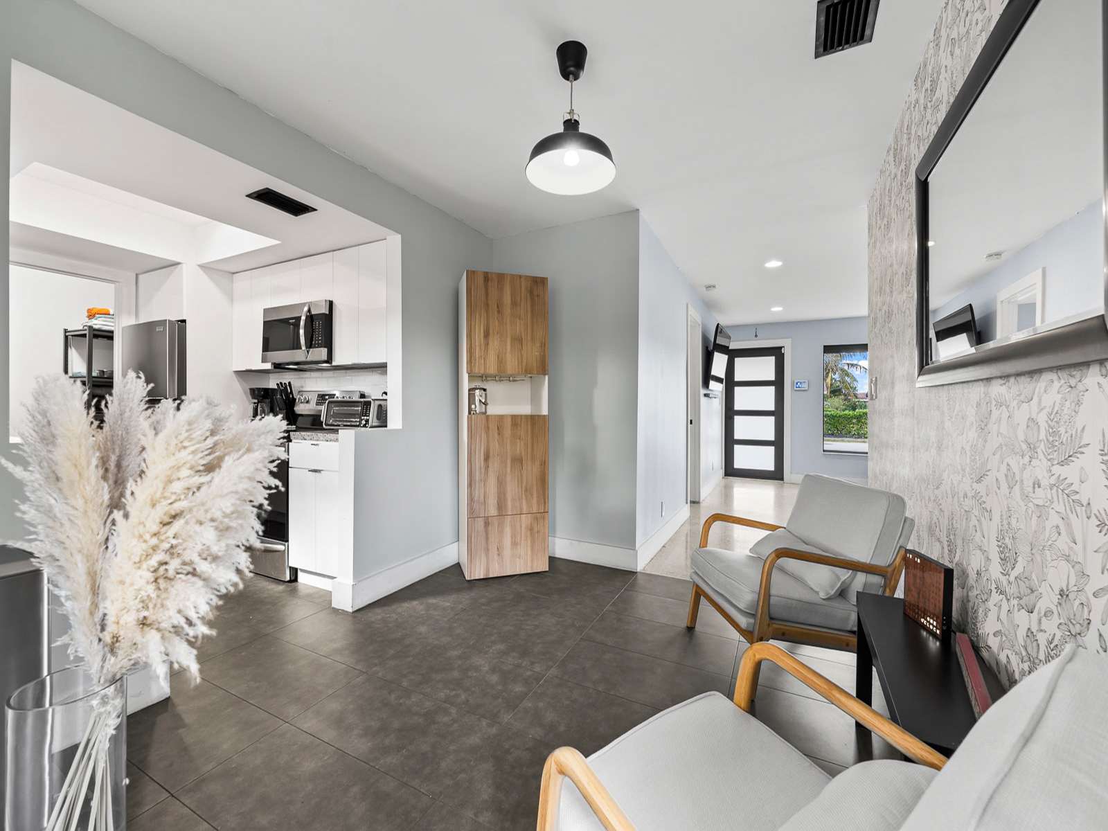 Luxury Stay with Filtered Water & Pet-Friendly Fun!