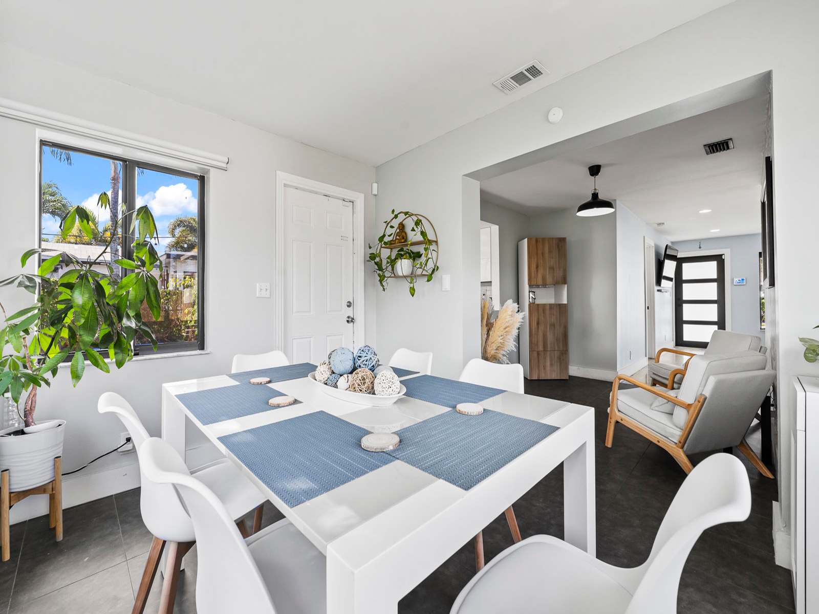 Luxury Stay with Filtered Water & Pet-Friendly Fun!