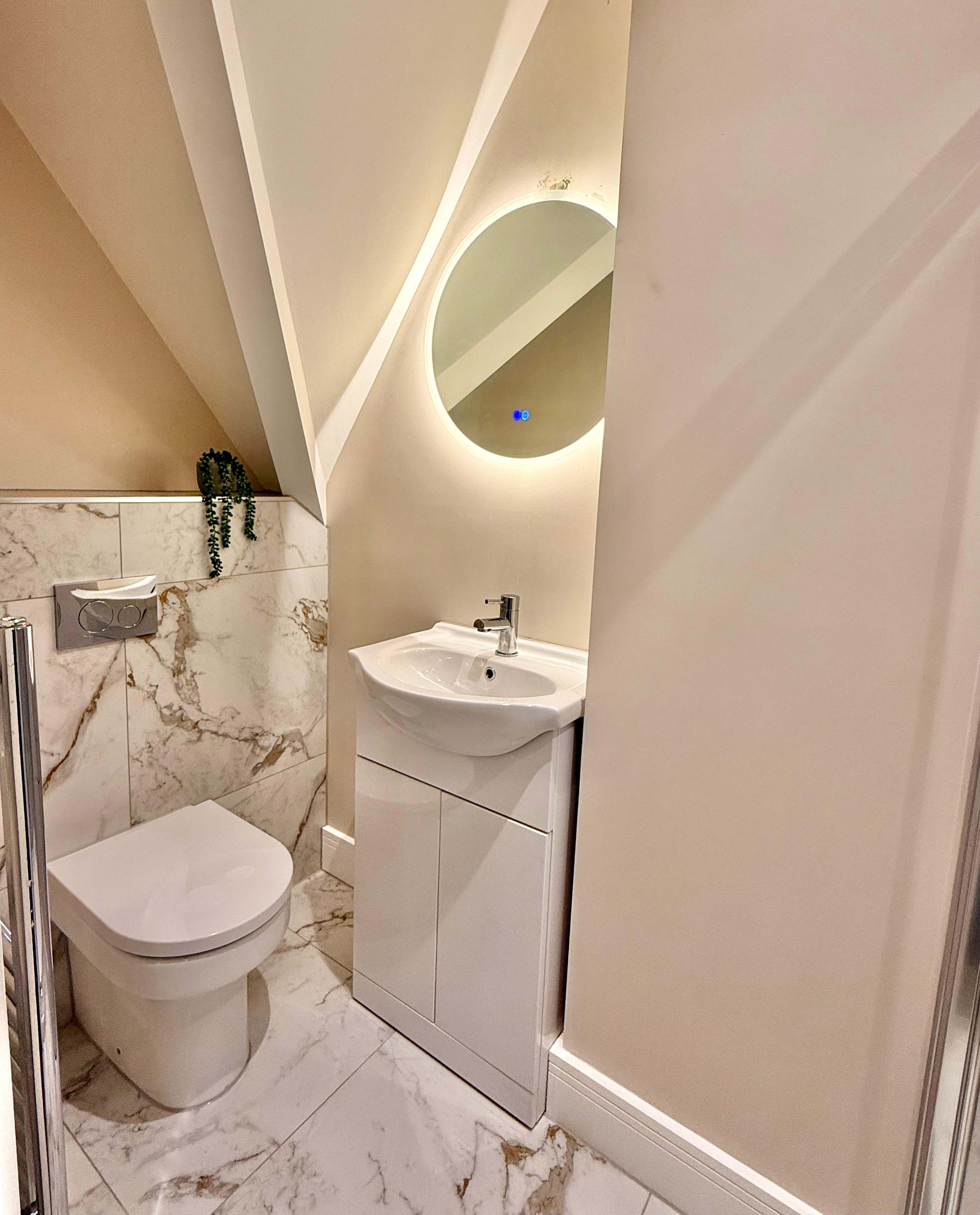 Cozy Double Room at The Shore - Photo 2