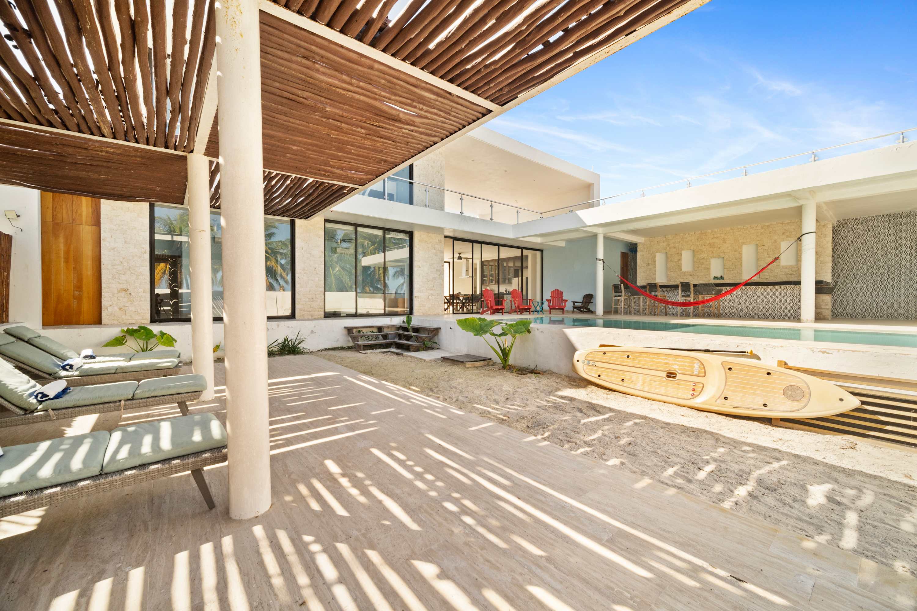Exclusive Beachfront Escape | Modern Design, Pool & Fast WiFi 3