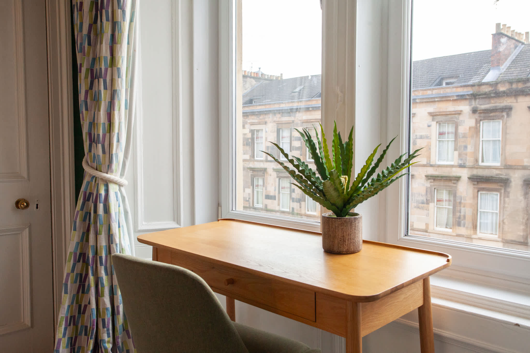 Bright and Spacious Flat in Trendy Finnieston in 964 Sauchiehall Street G3 7TH - Property image 7 - VivreStays