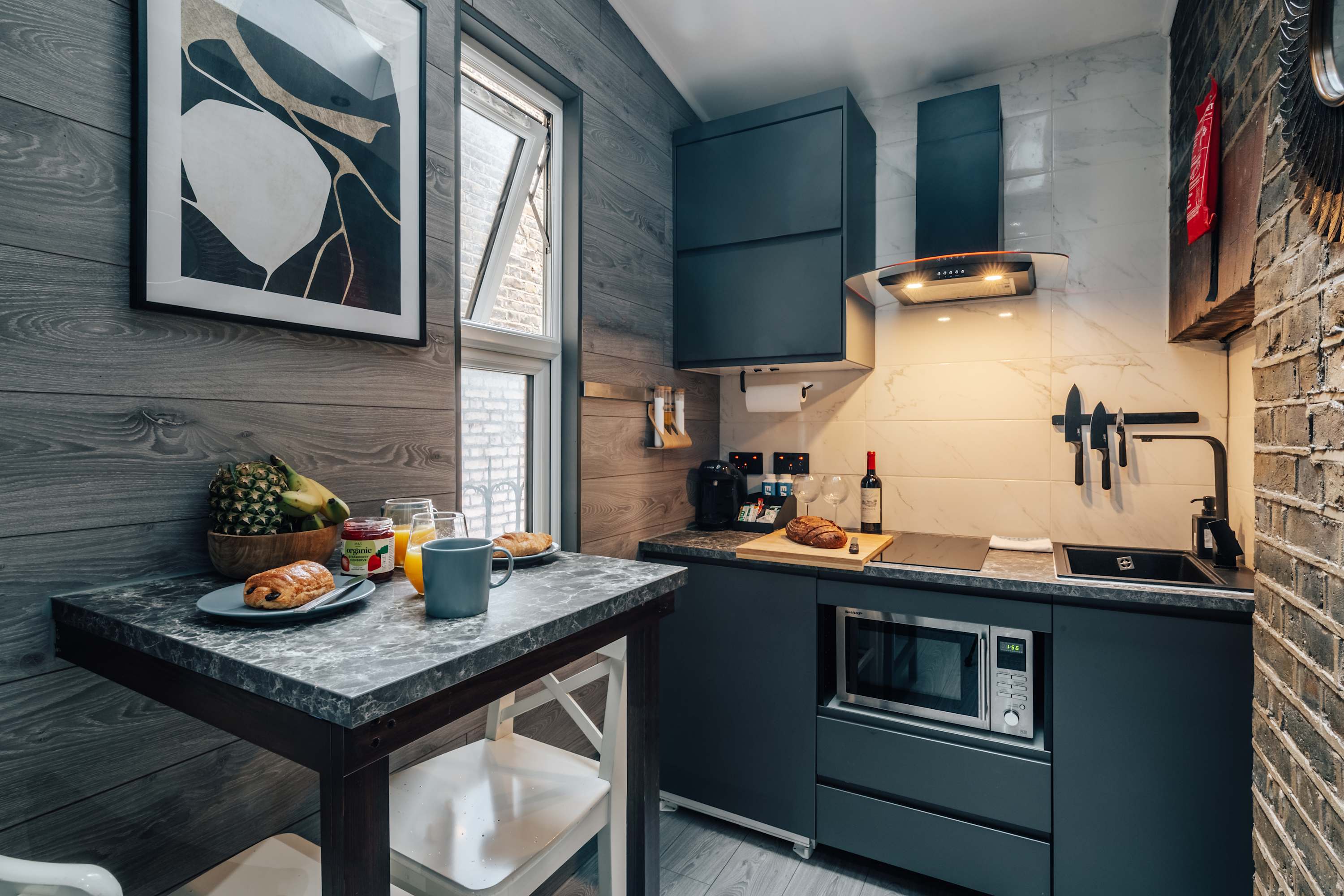 Studio 1 -  Charming studio in Earls Court! in 207 Earls Court Road SW5 9AN - Property image 9 - VivreStays