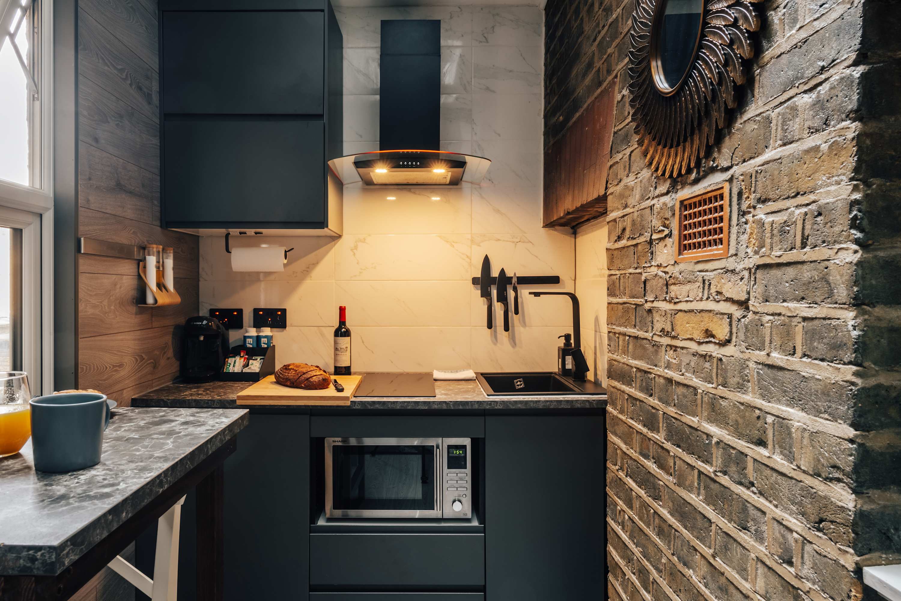 Studio 1 -  Charming studio in Earls Court! in 207 Earls Court Road SW5 9AN - Property image 10 - VivreStays