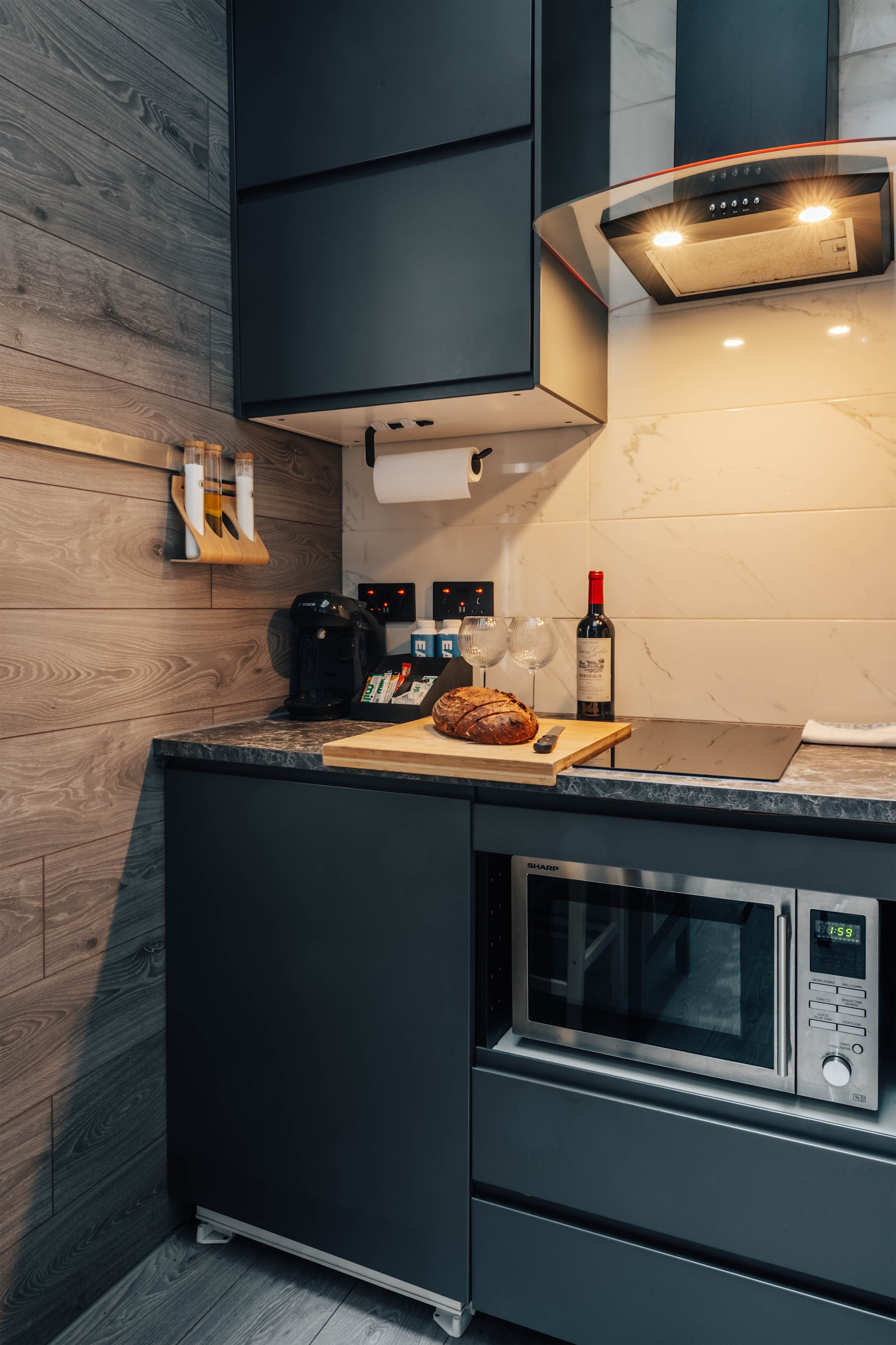 Studio 1 -  Charming studio in Earls Court! in 207 Earls Court Road SW5 9AN - Property image 11 - VivreStays