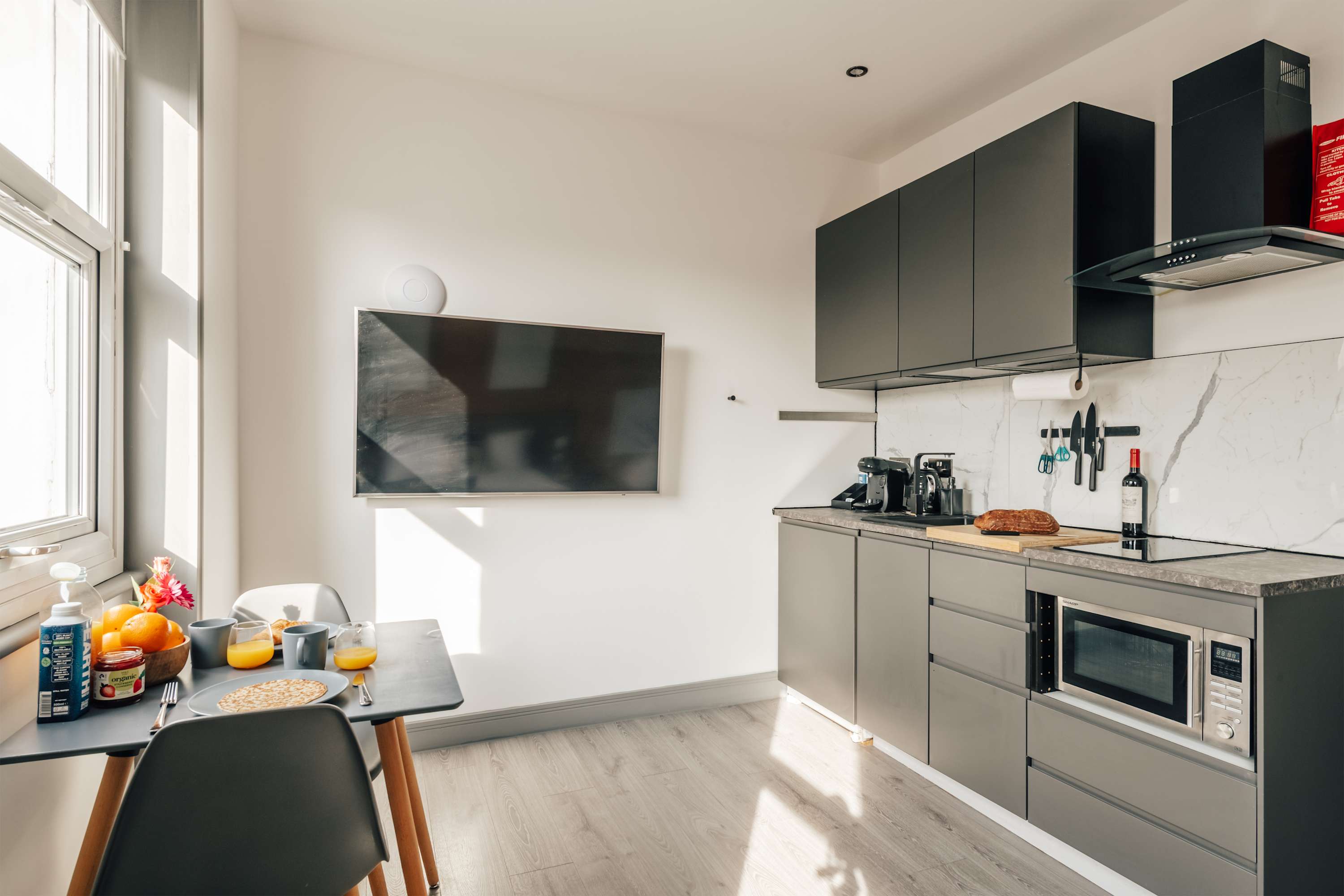 Charming Earls Court Studio Apartment in Earls Court Road 207 SW5 9AN - Property image 10 - VivreStays