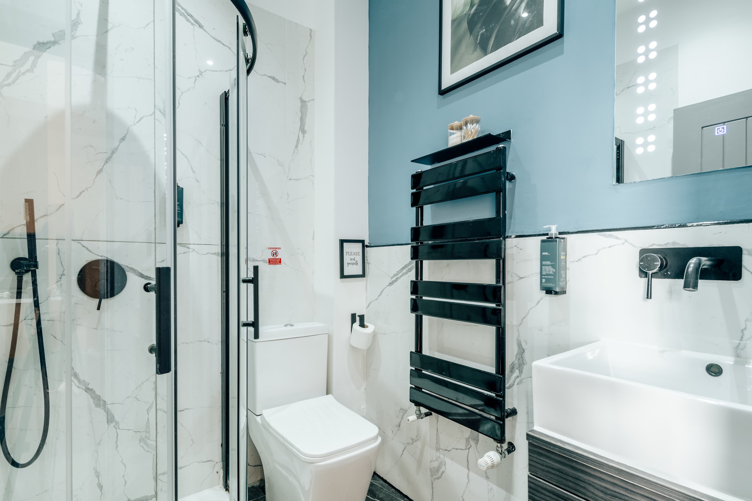 Charming Earls Court Studio Apartment in Earls Court Road 207 SW5 9AN - Property image 16 - VivreStays