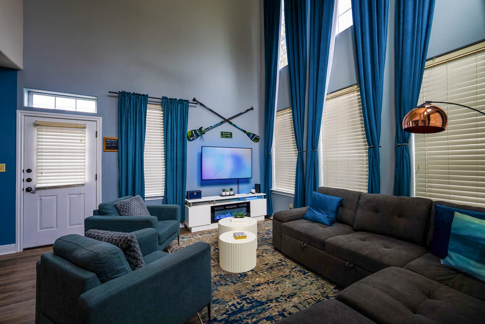 Smart TV with High Speed WiFi