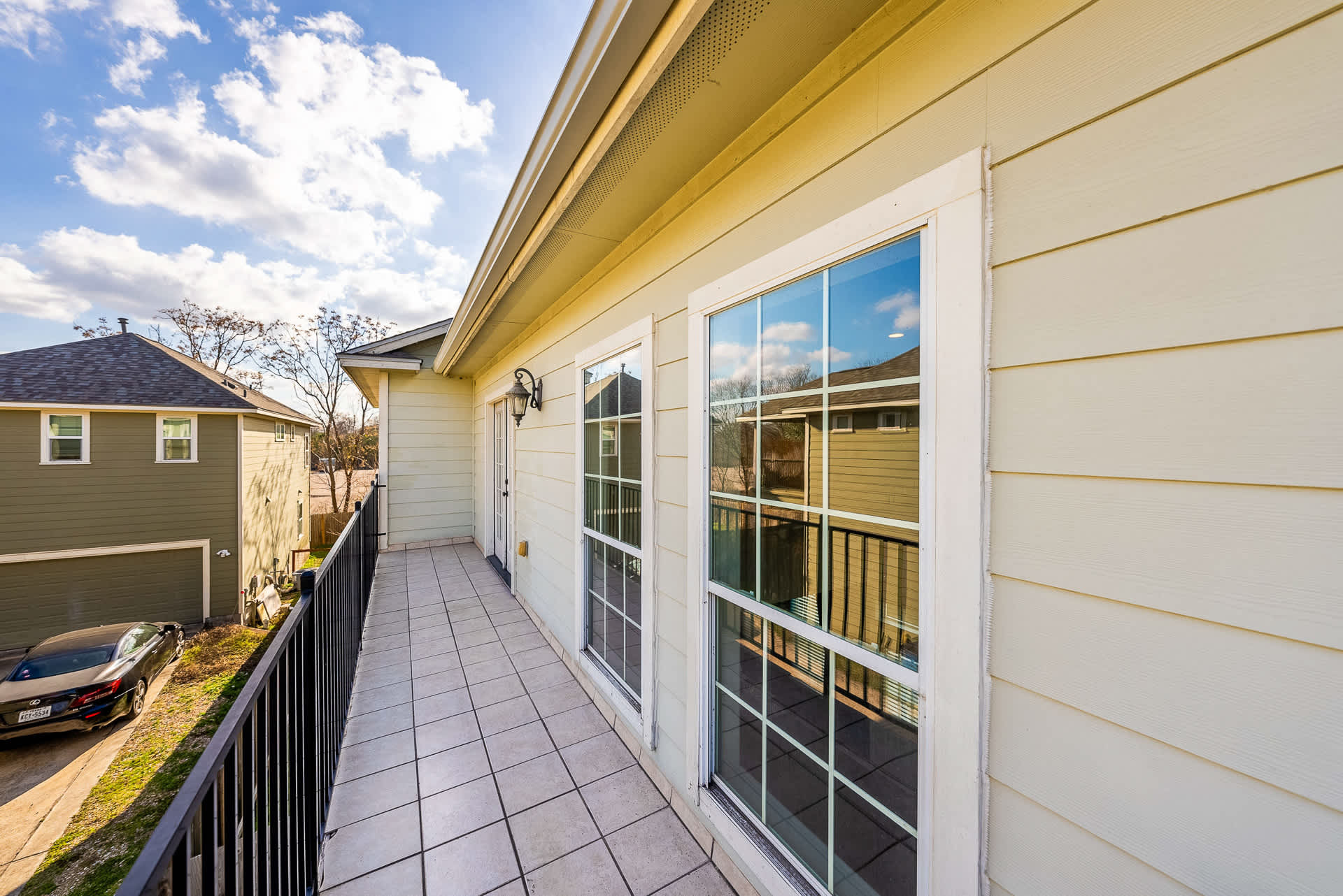 Private upstairs balcony patio