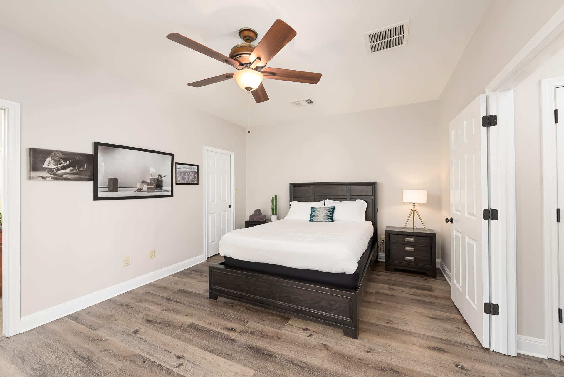 Queen bedroom with ensuite