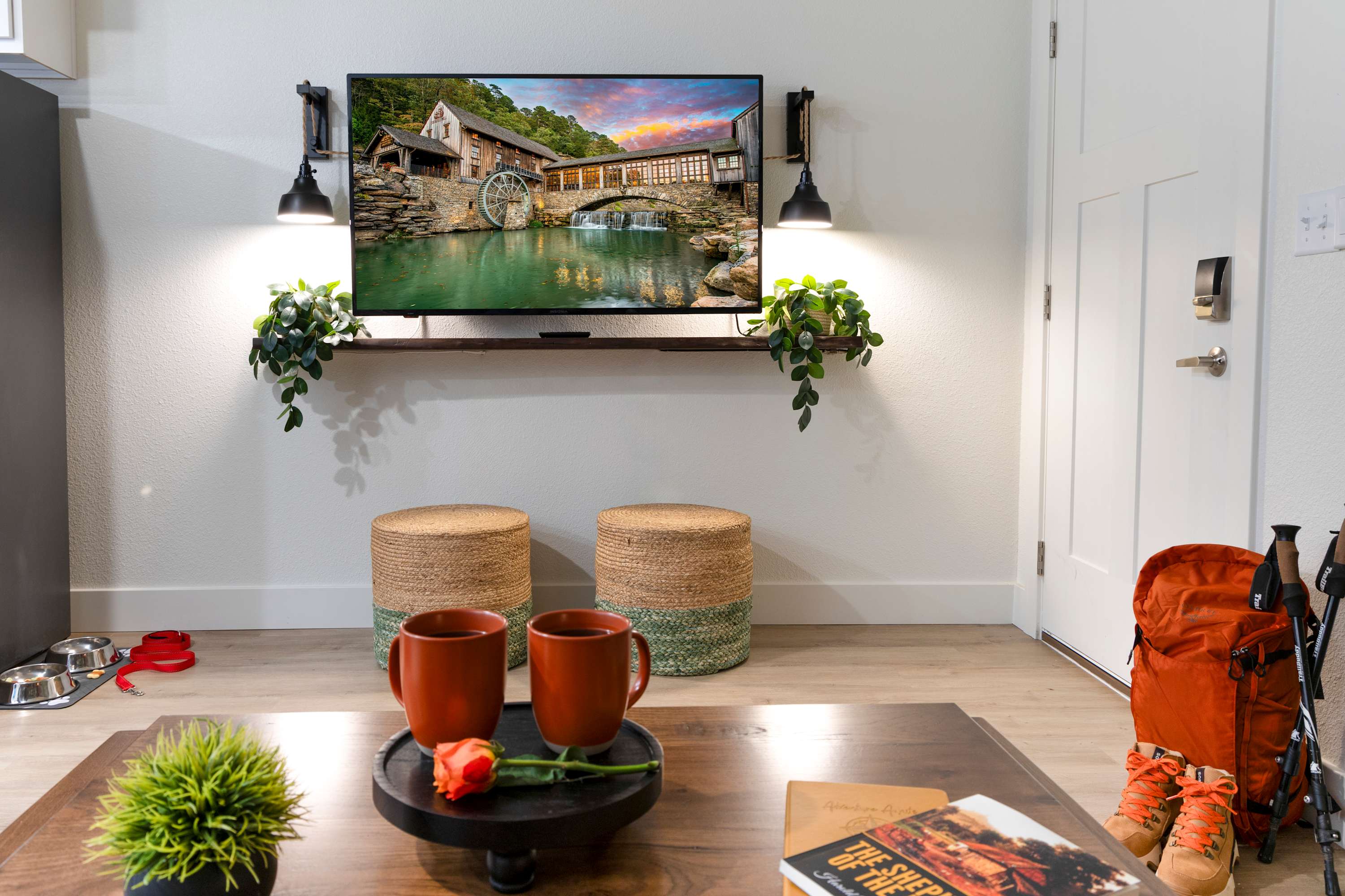 Kick up your feet after a long day of sightseeing and adventures to watch your favorite show or movie on the large flatscreen tv. Bring your streaming passwords to login to your favorite services.