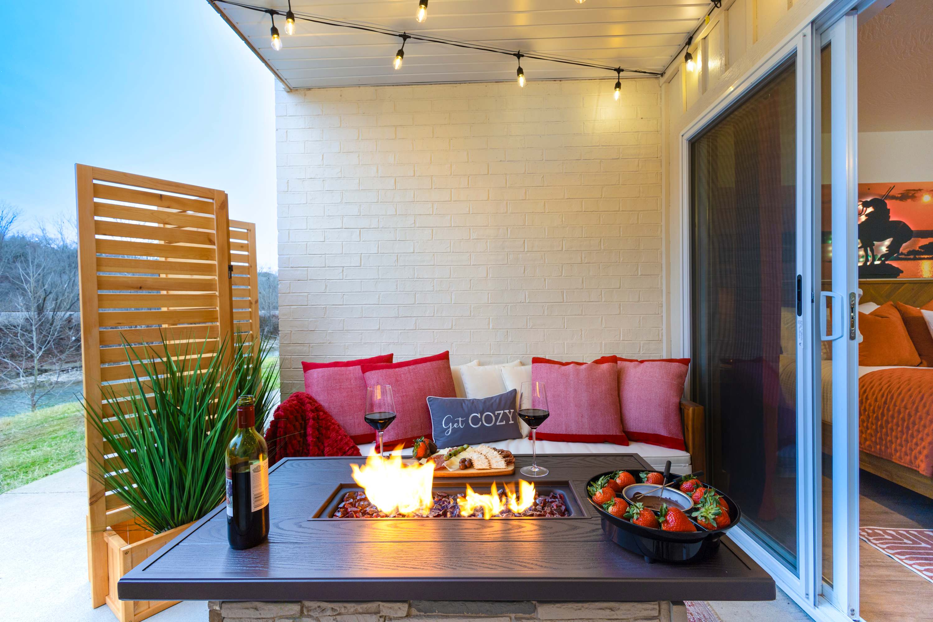 After a long day exploring Branson, enjoy the tranquility of the creekside patio complete with a cozy outdoor couch and fire table.