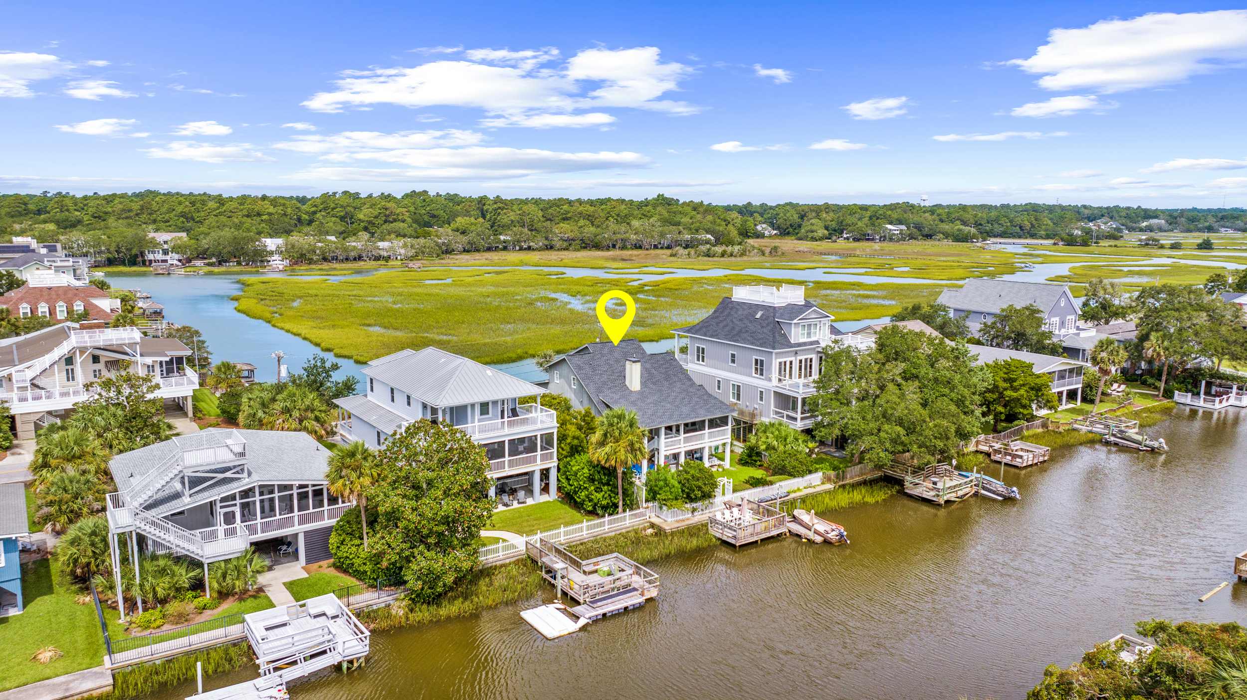 Sleeps 24~Waterfront~Dock~Golf Cart~Walk to Beach — Pawleys Island, SC — vacation rental