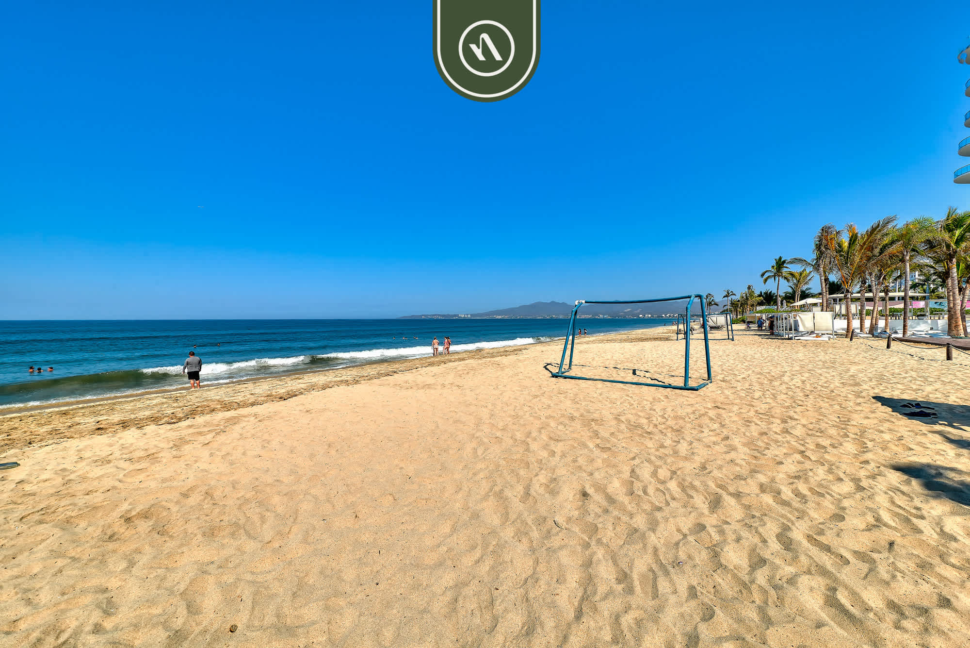 2BR Condo with Private Balcony - Pool View - Beach