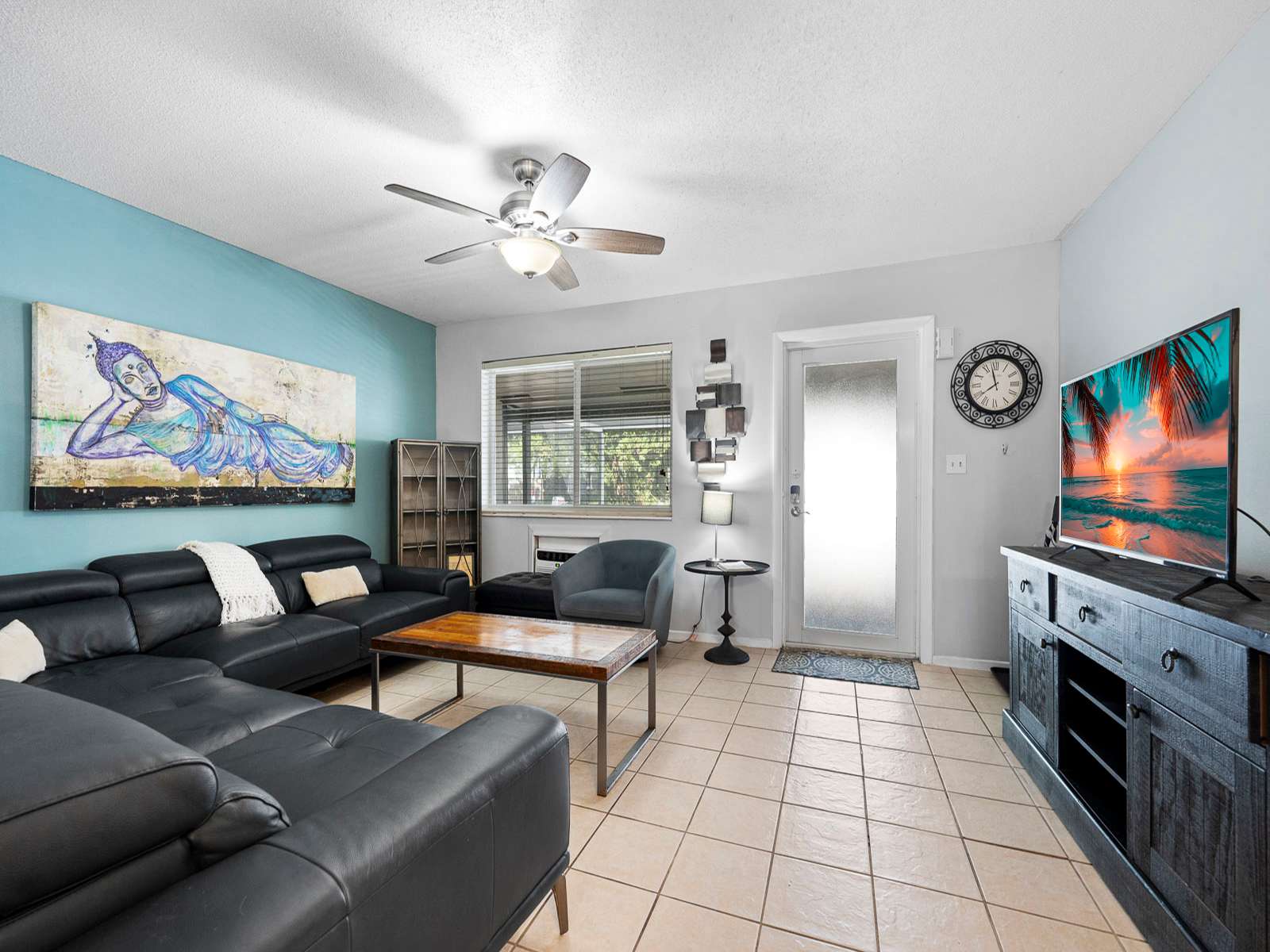 Comfortable Hideout with Pool Access