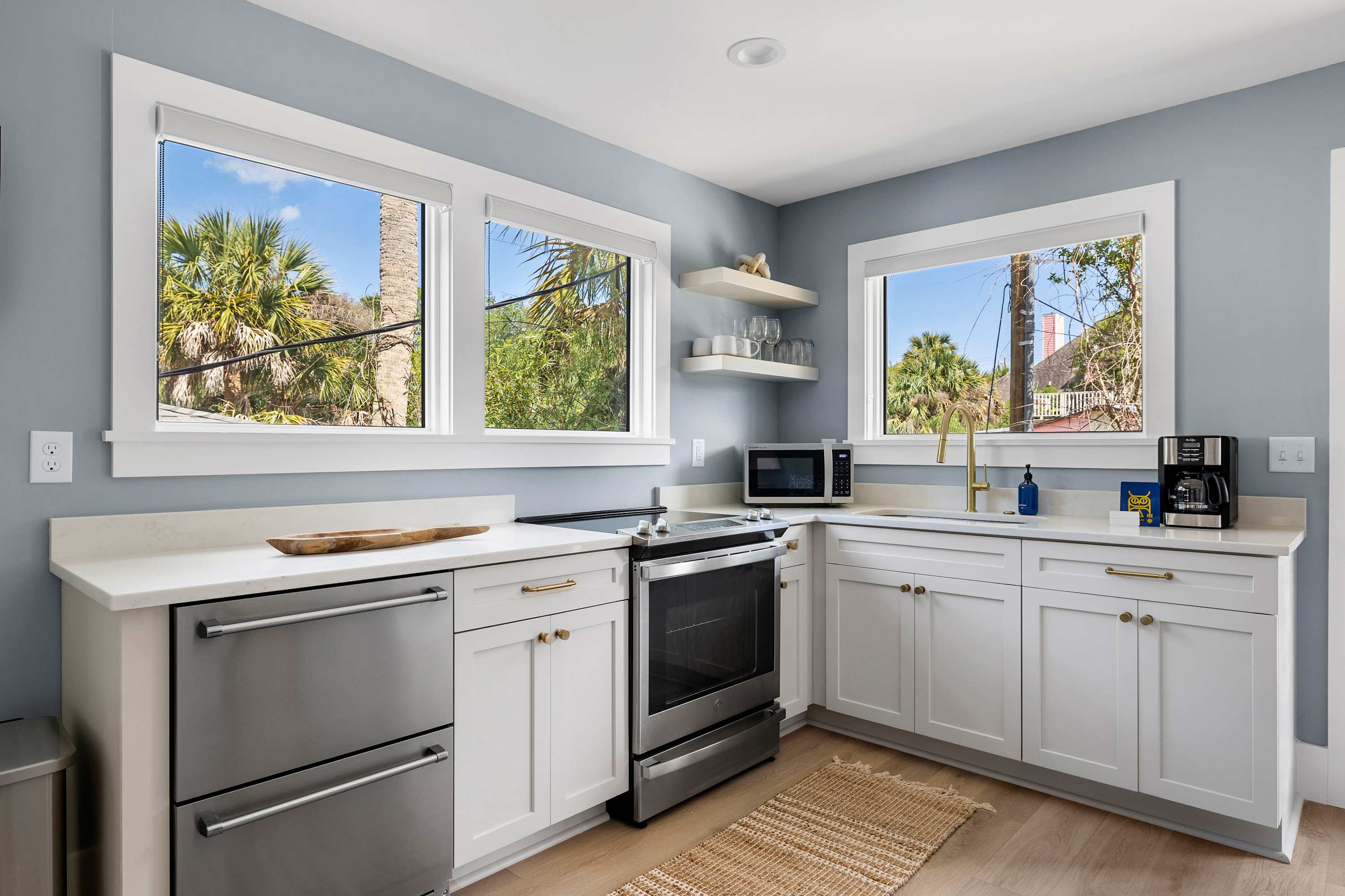 Fully equipped kitchen with everything you need to cook a meal!