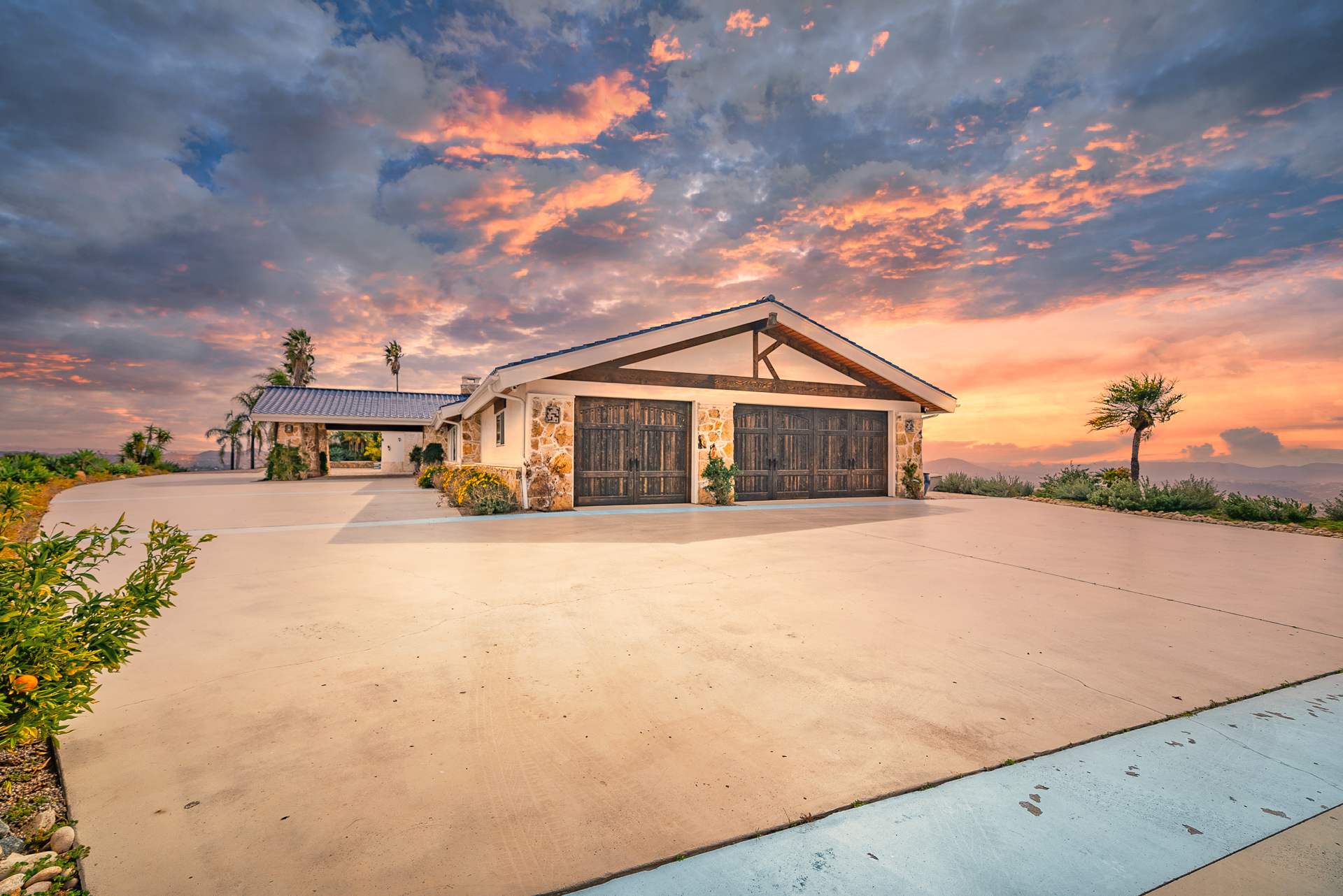 Luxe Private Hilltop Escape | Pool & Spa 360-views - Photo 3