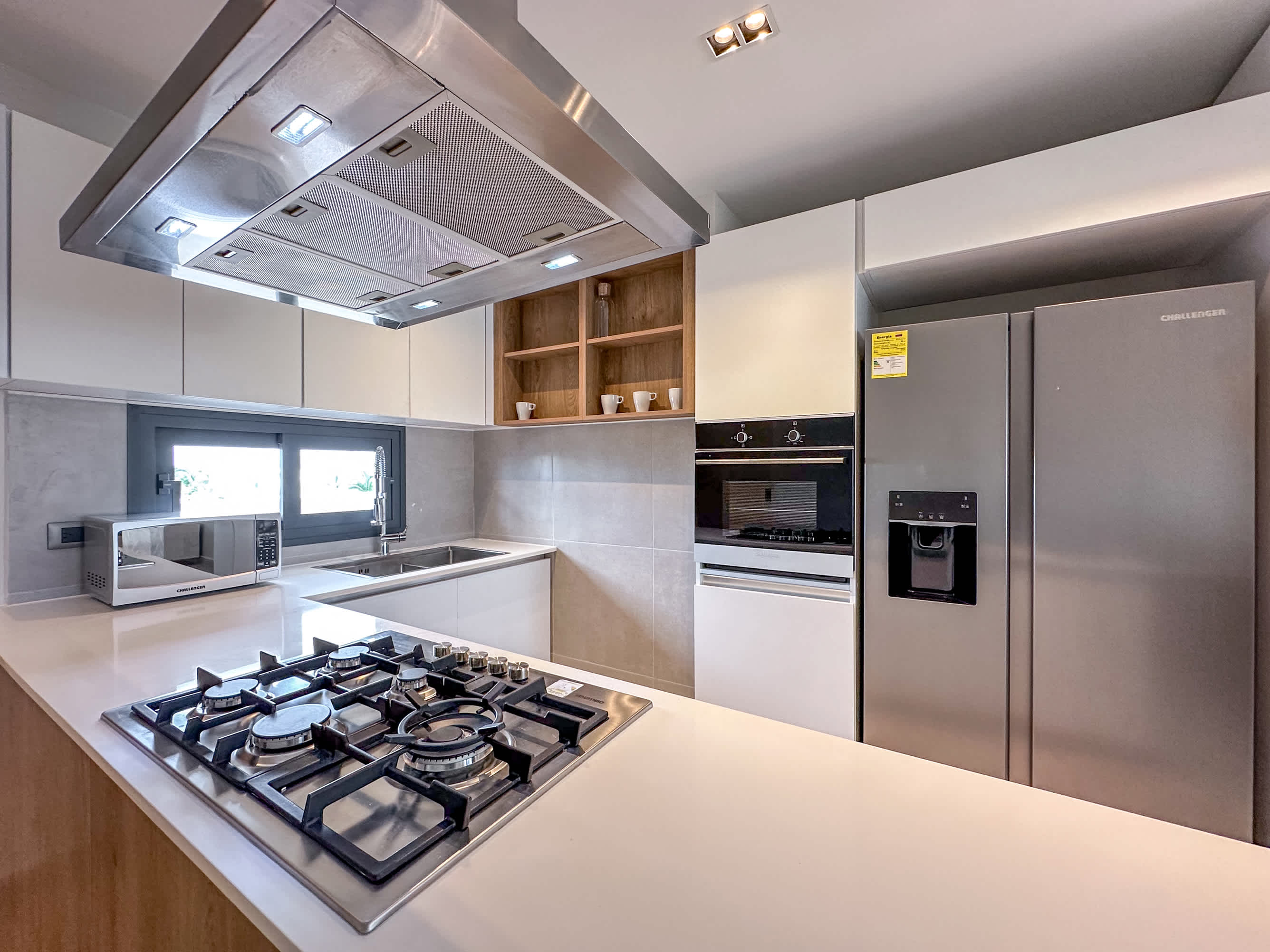Fantastic new beach condo w/ private Picuzzi