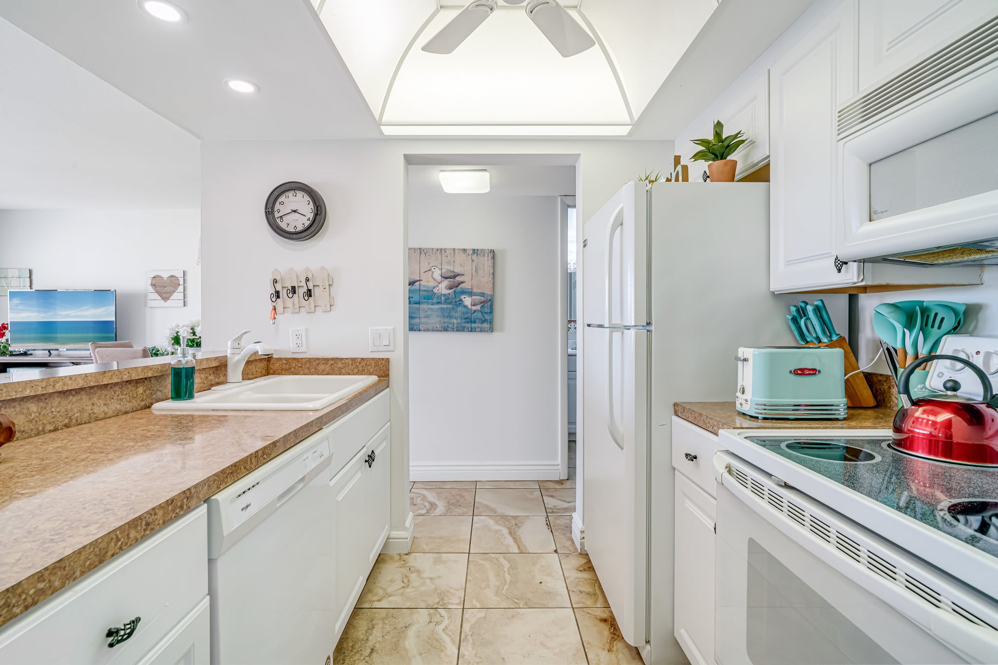 Lagoon-View Resort Unit in Siesta Key