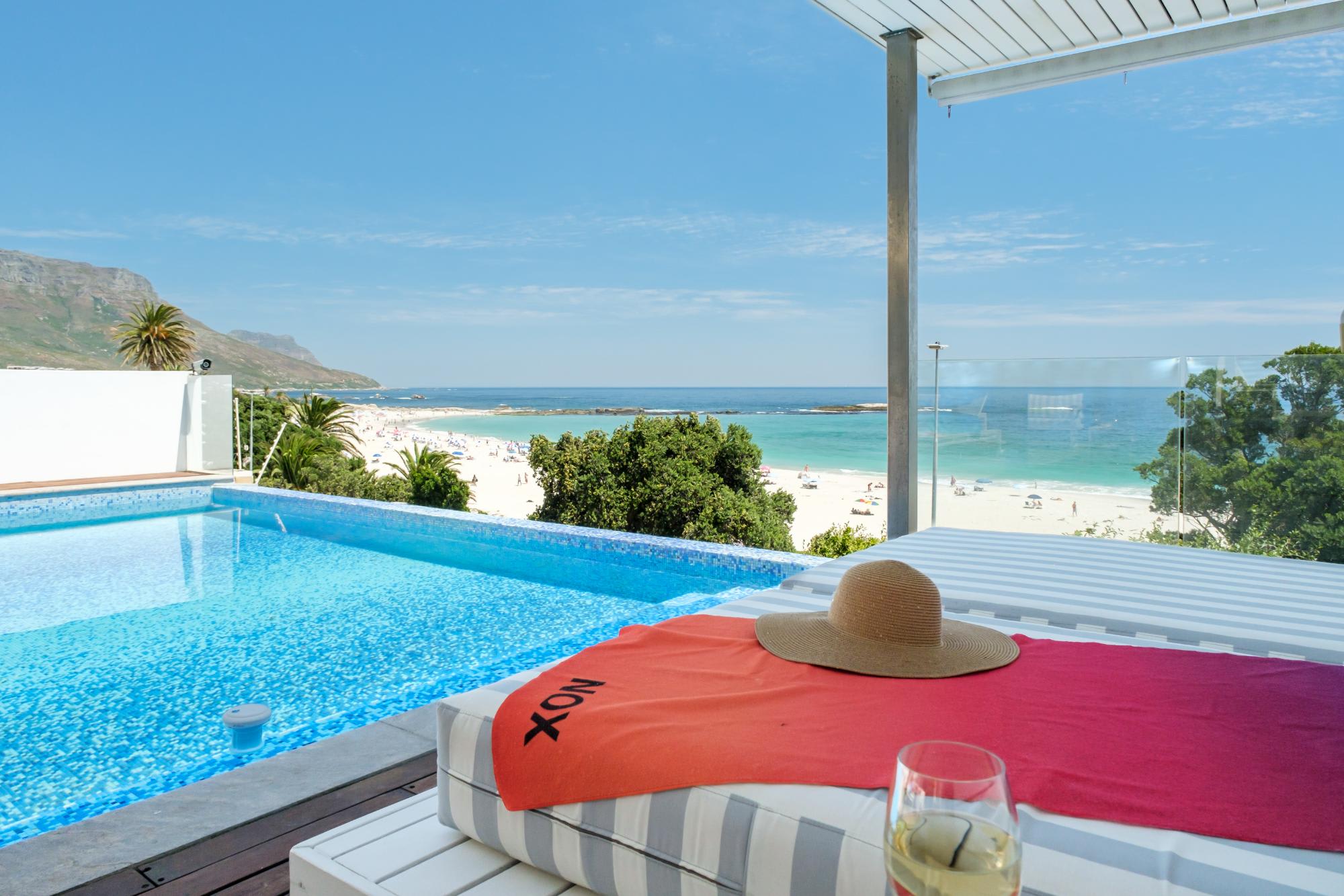 Villa Bleu Blanc in Camps Bay with Pool and Views