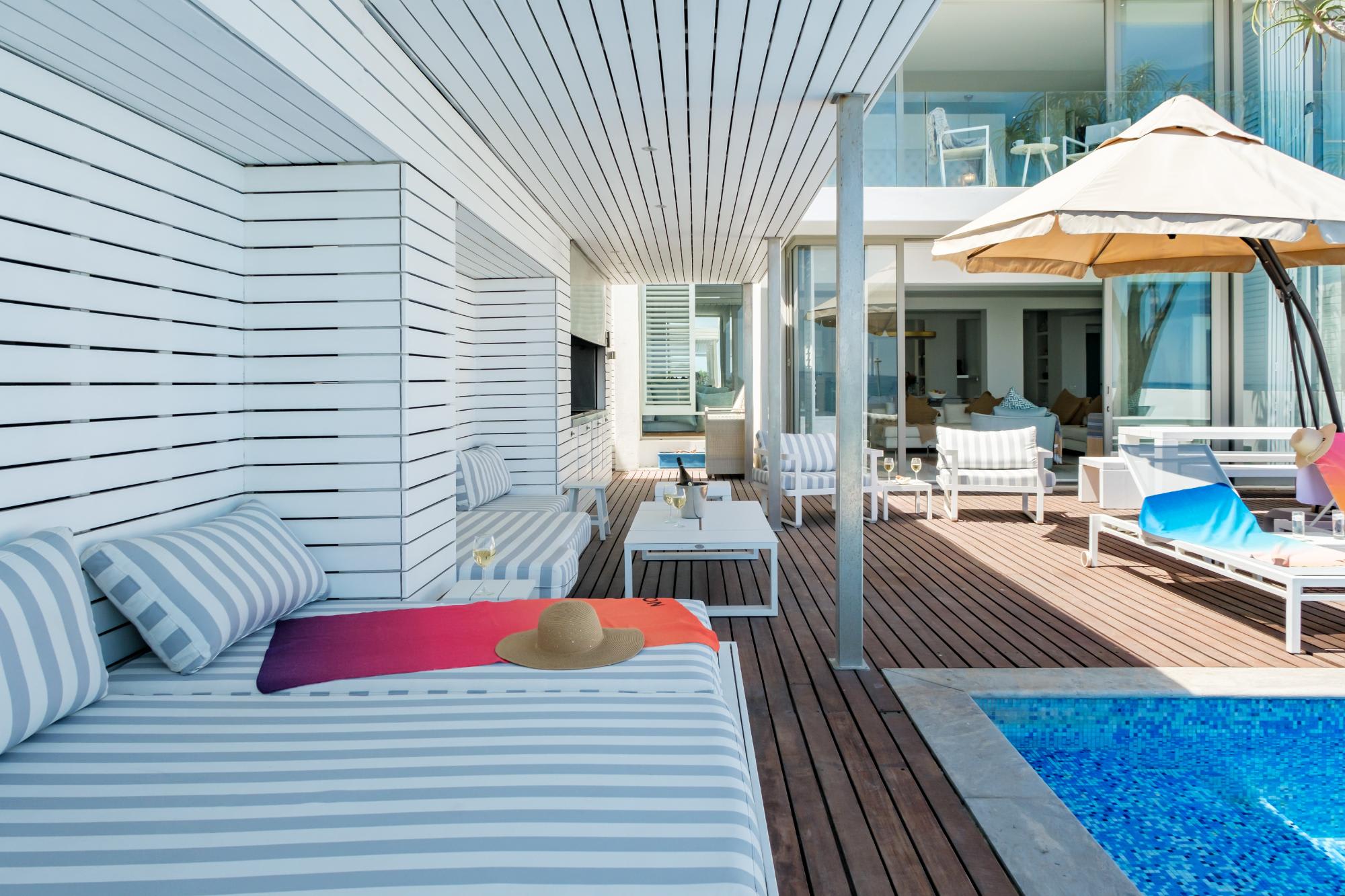 Villa Bleu Blanc in Camps Bay with Pool and Views - Picture 22