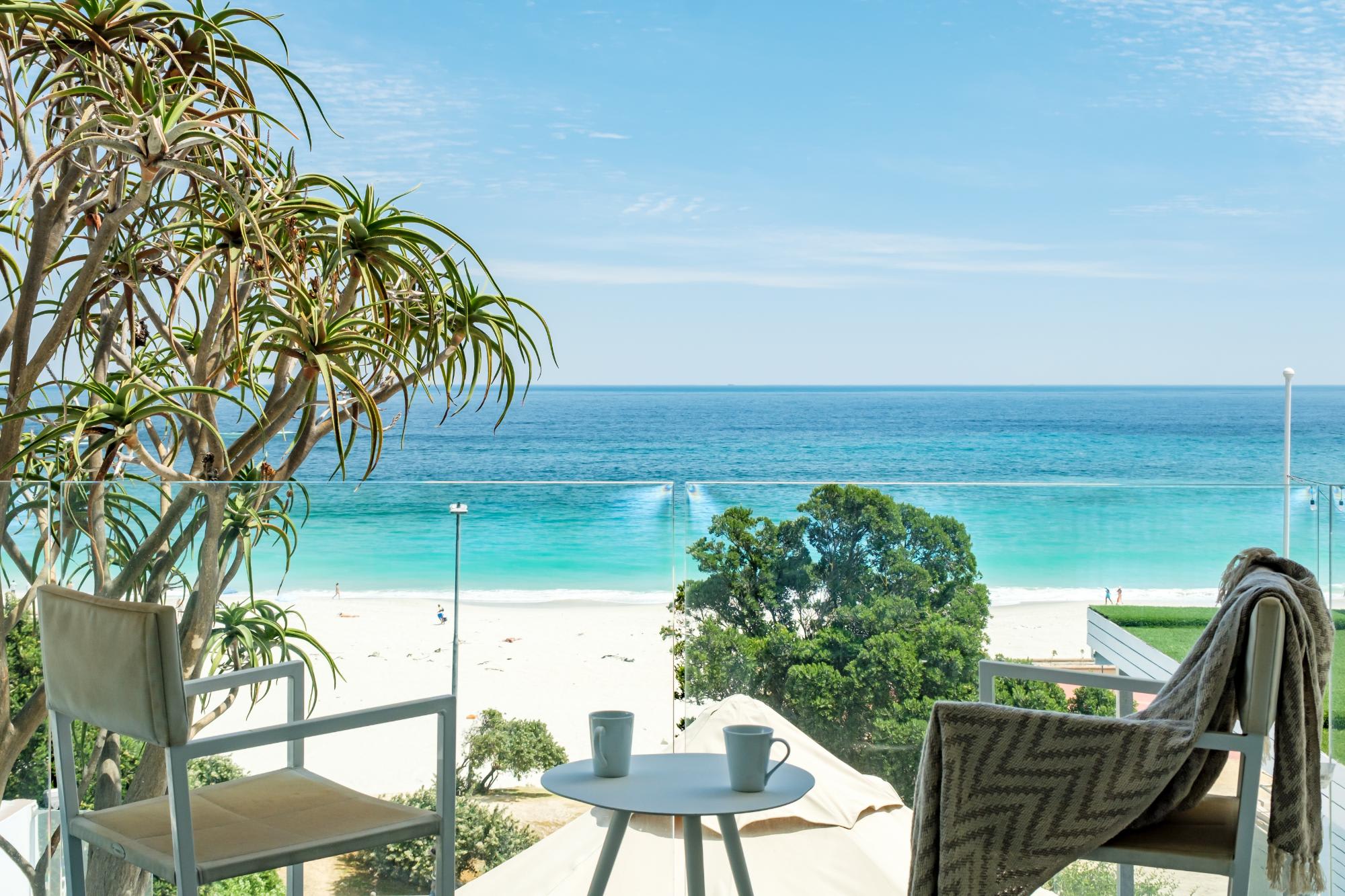 Villa Bleu Blanc in Camps Bay with Pool and Views - Picture 31