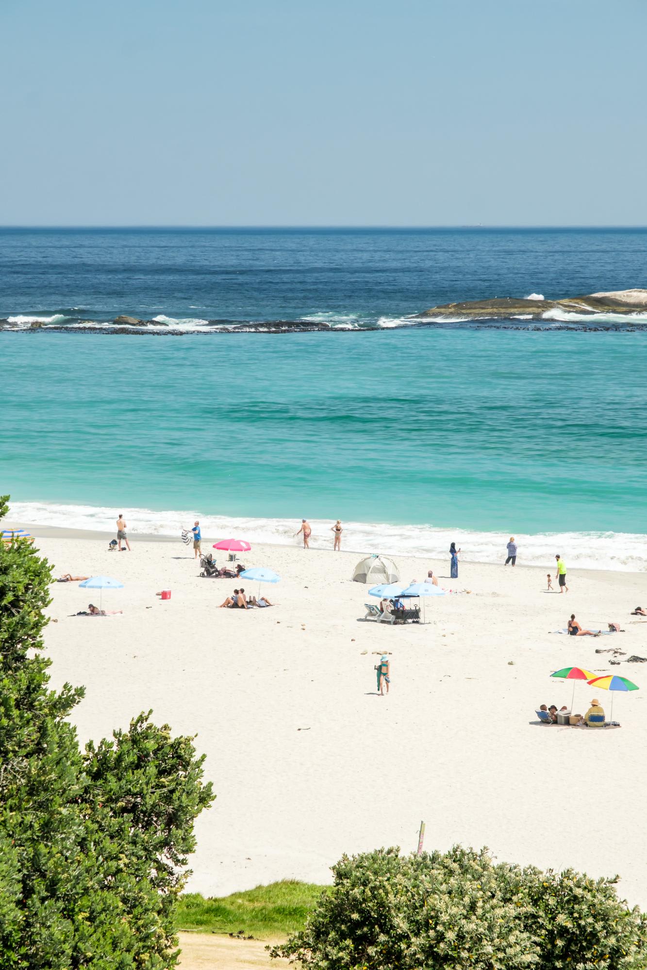 Villa Bleu Blanc in Camps Bay with Pool and Views - Picture 25
